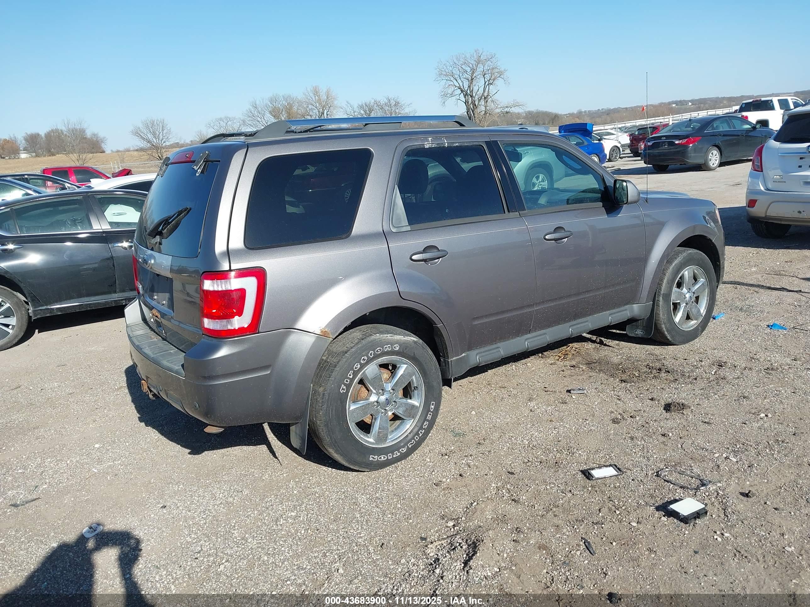 FORD ESCAPE image 4