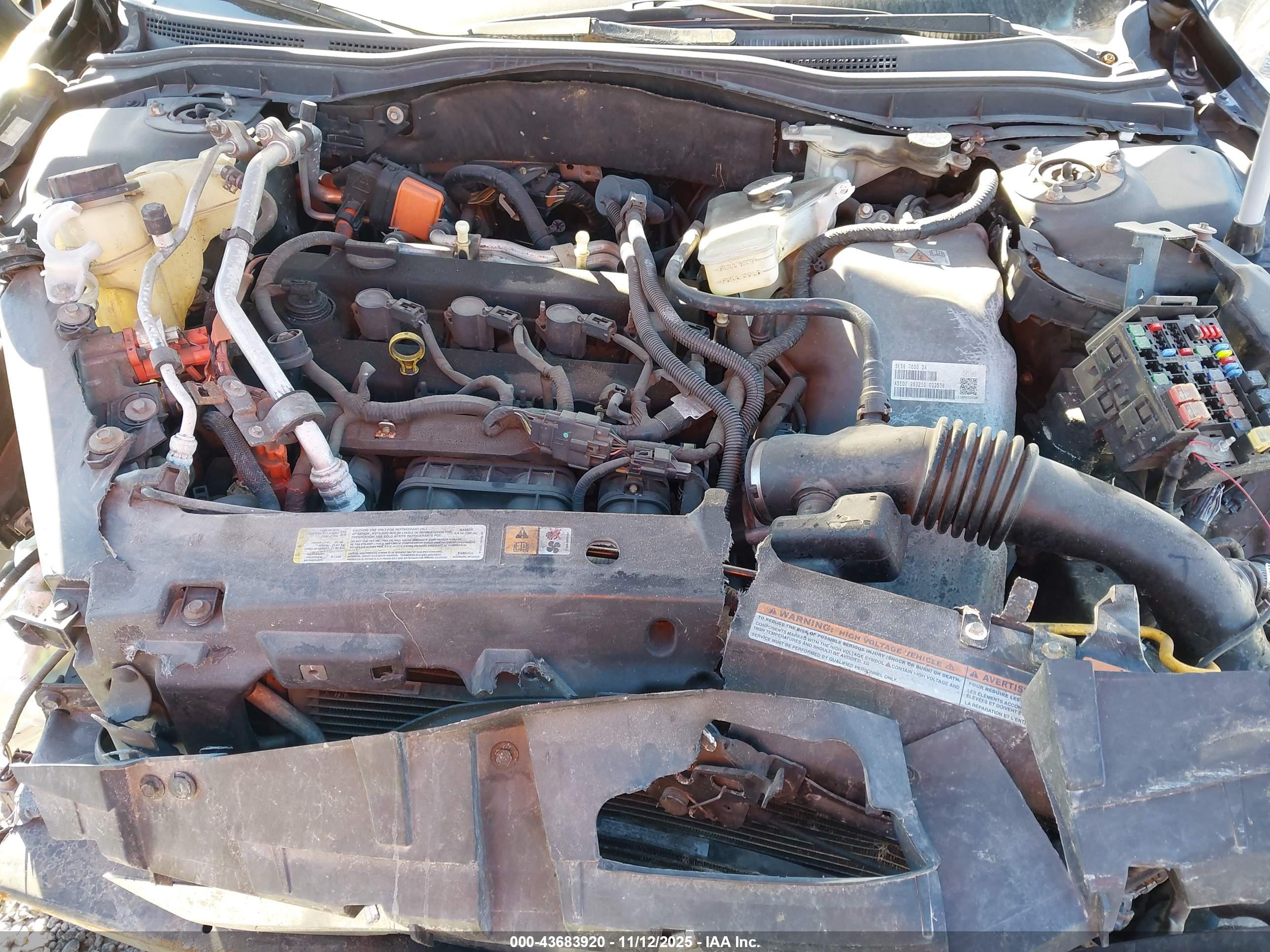 FORD FUSION image 10