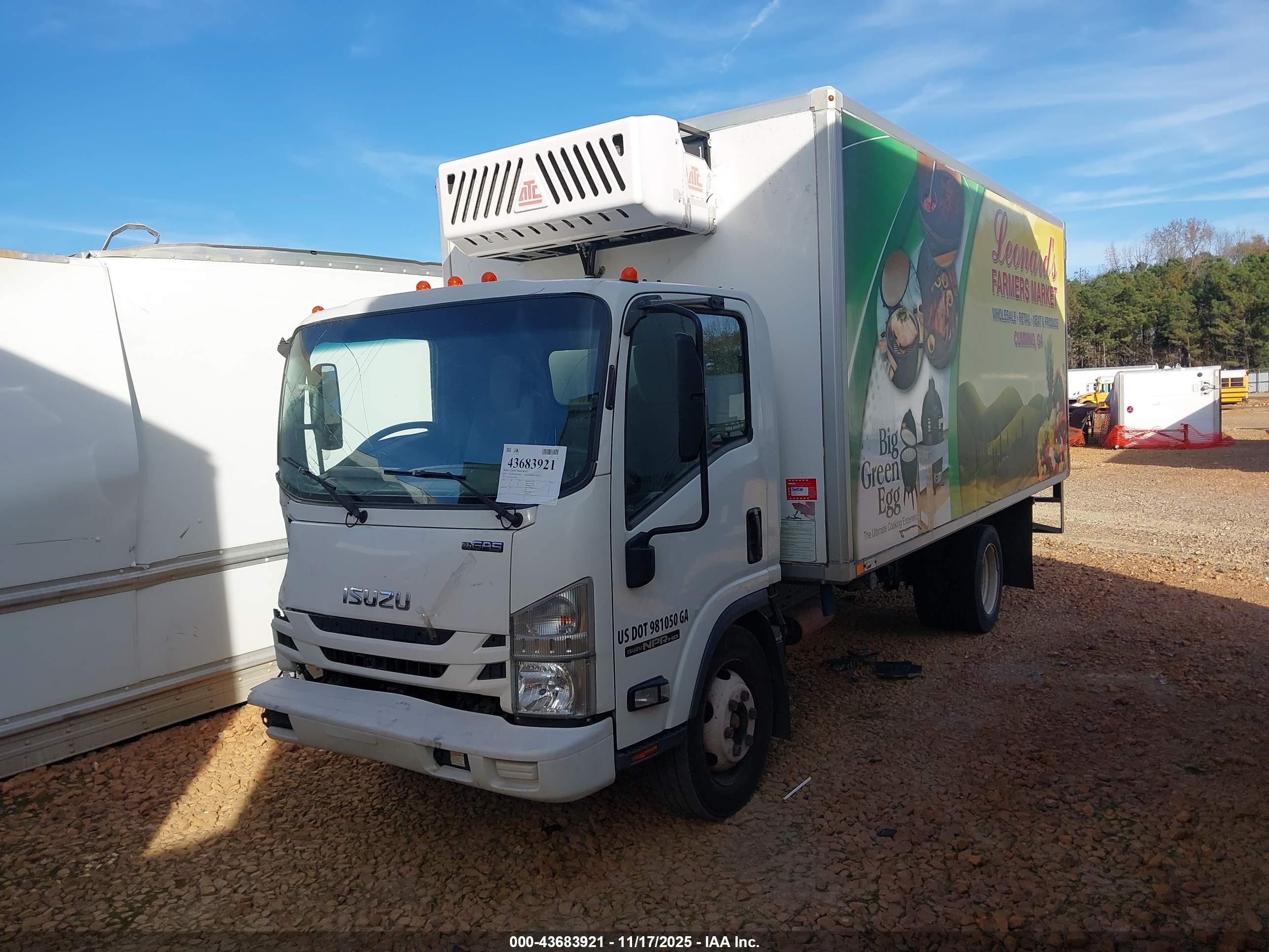 ISUZU NPR image 2