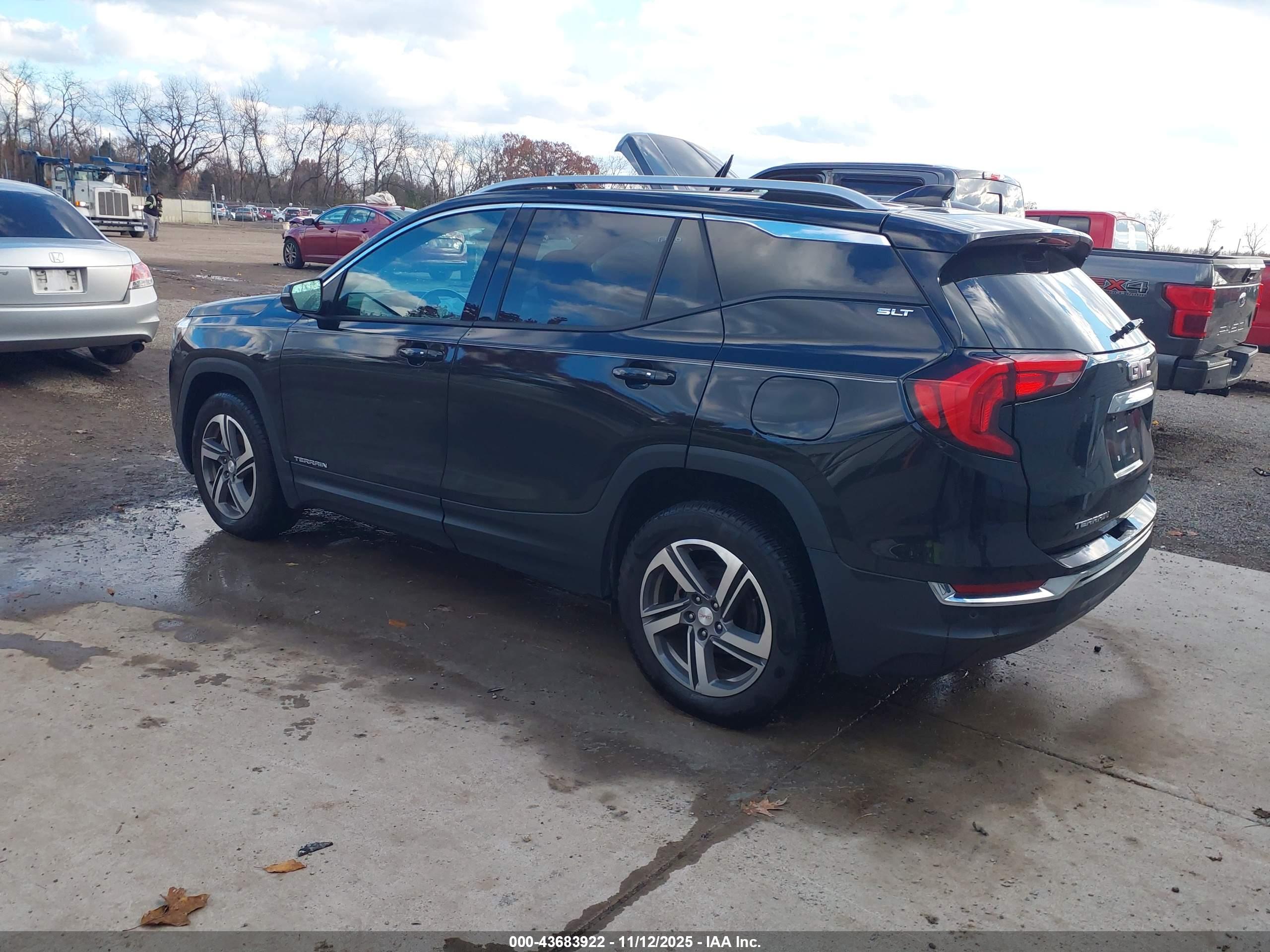 GMC TERRAIN image 3