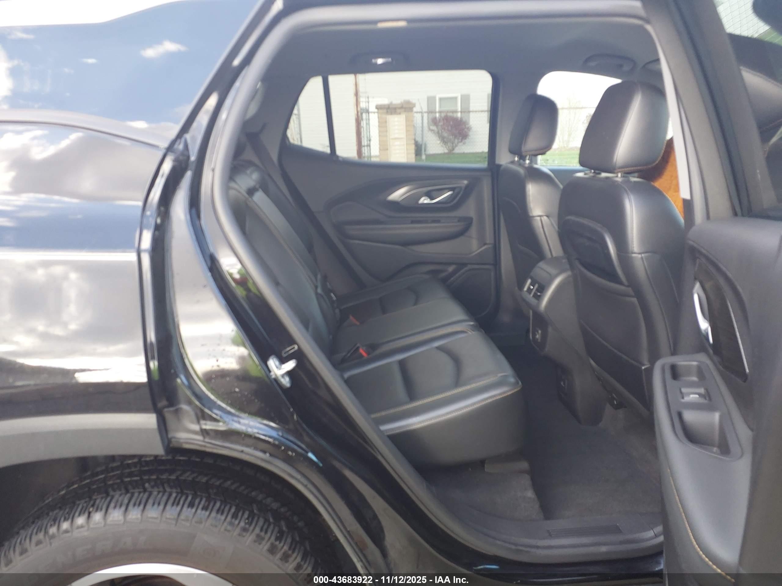 GMC TERRAIN image 8
