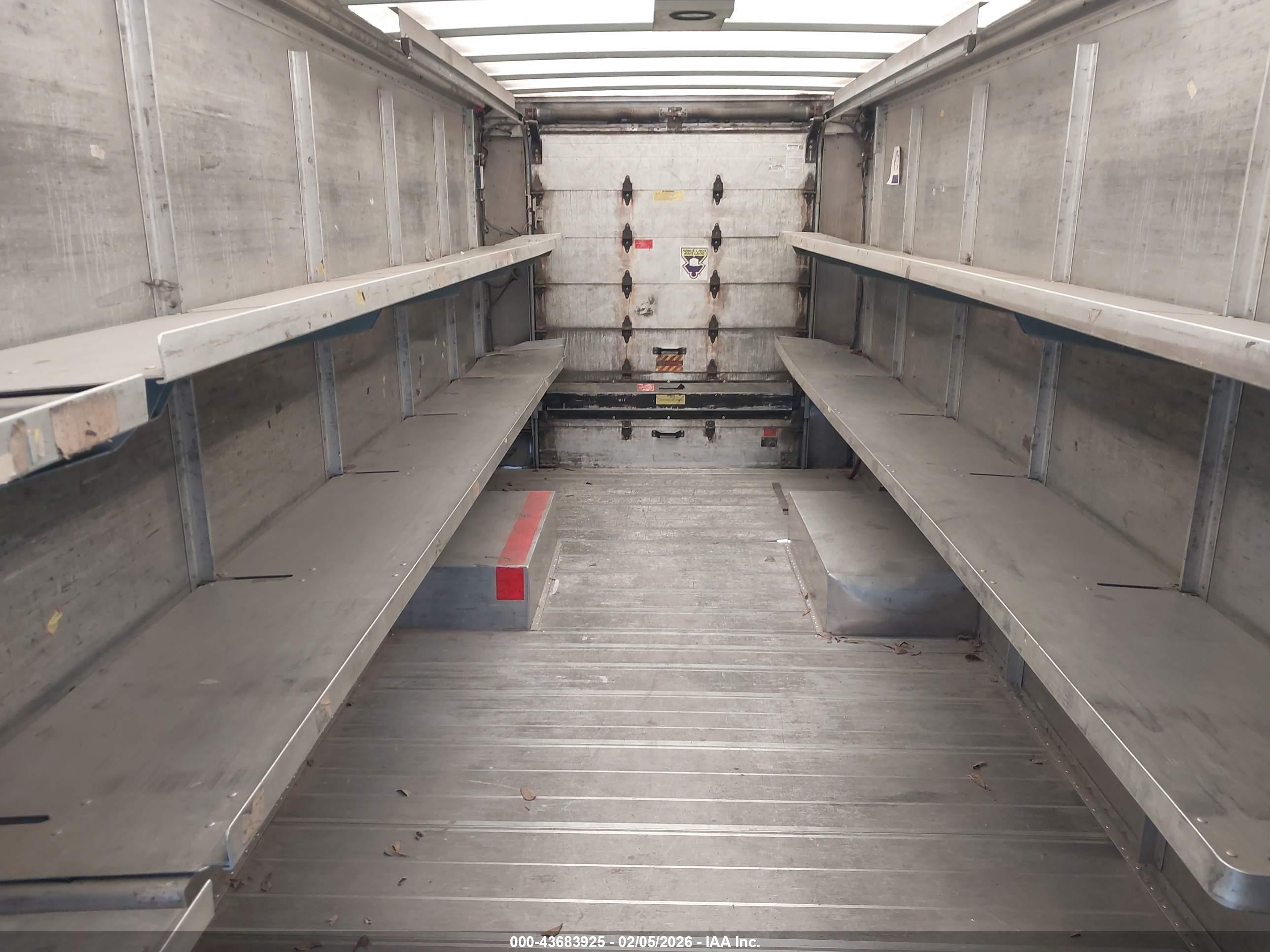 FREIGHTLINER CHASSIS image 7