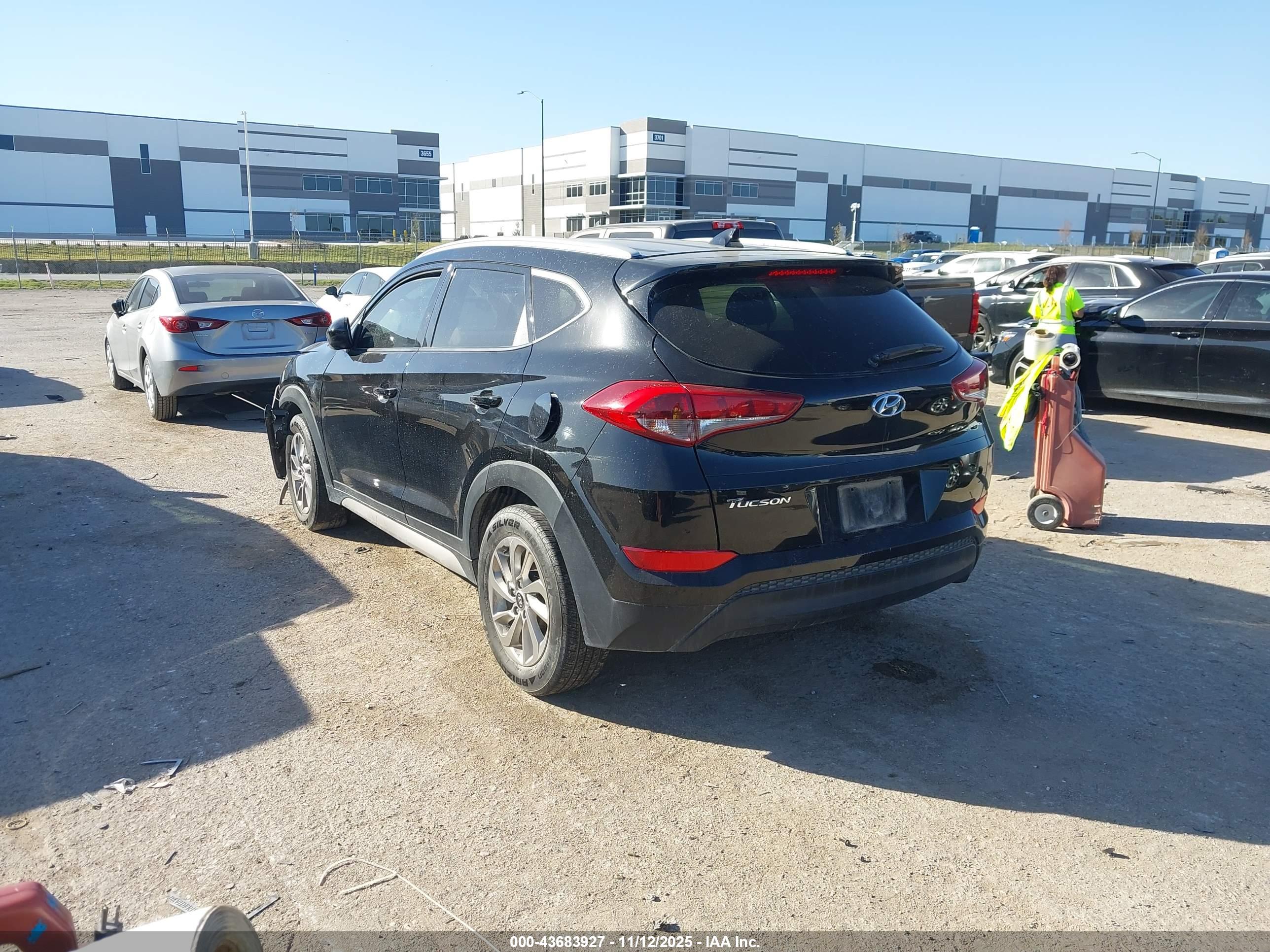 HYUNDAI TUCSON image 3