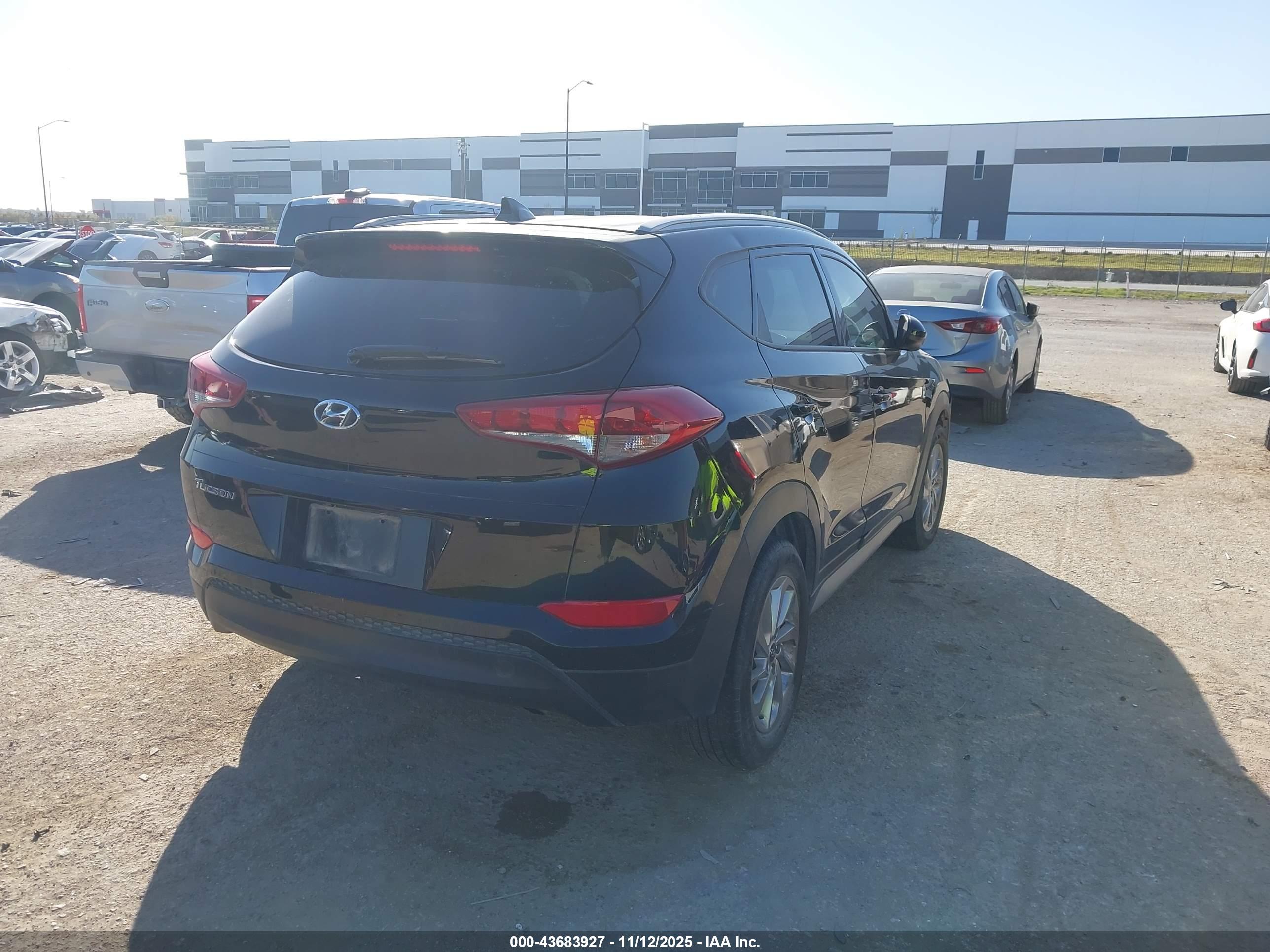 HYUNDAI TUCSON image 4