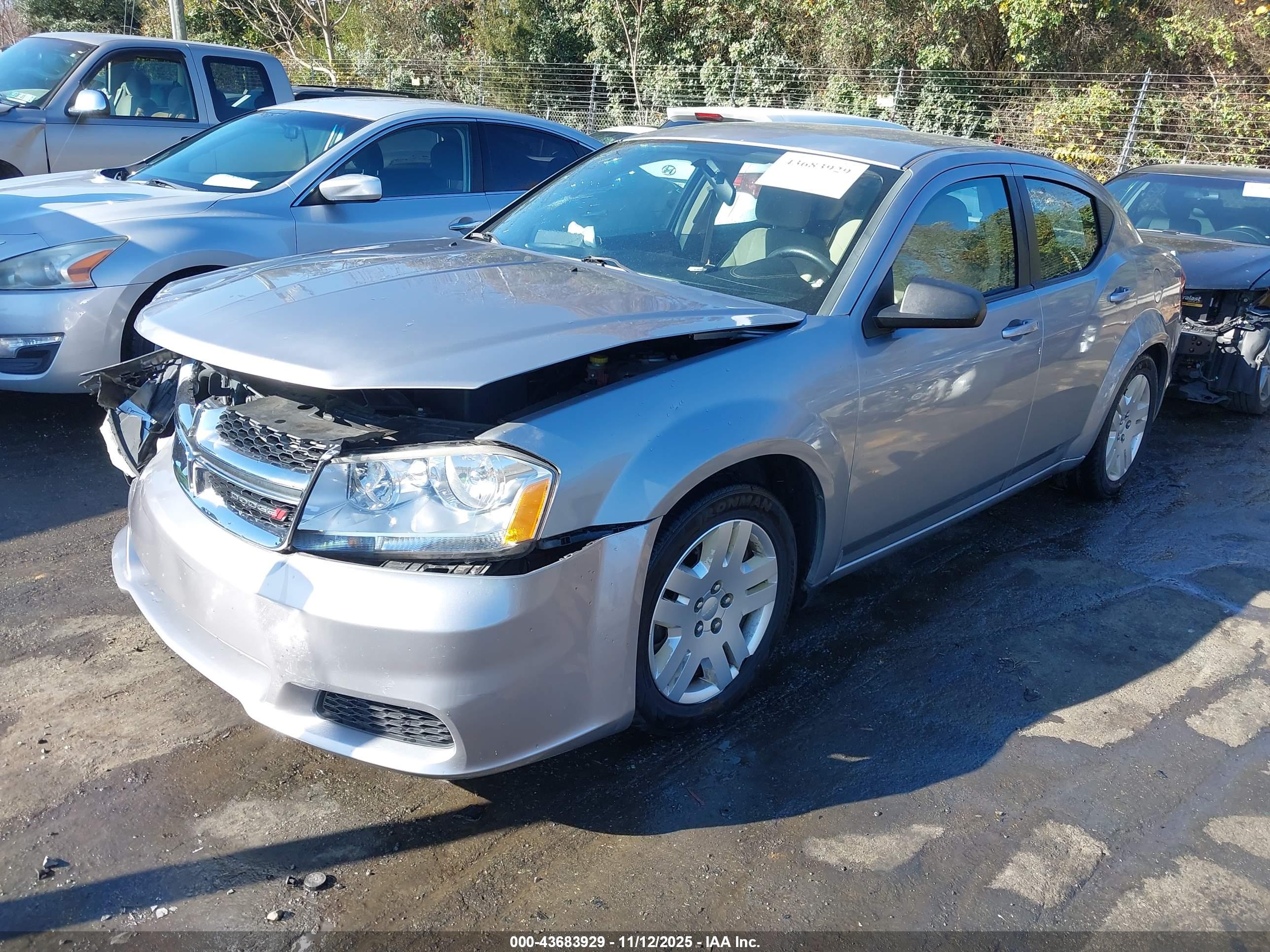 DODGE AVENGER image 2