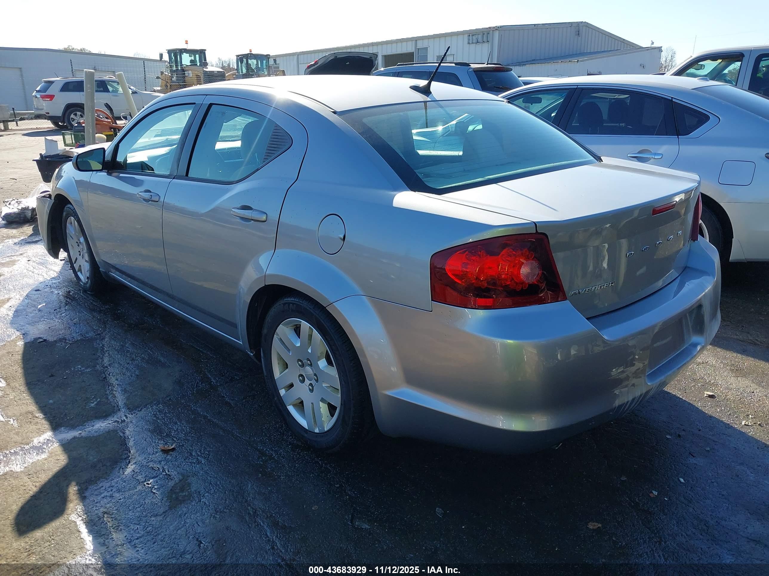 DODGE AVENGER image 3