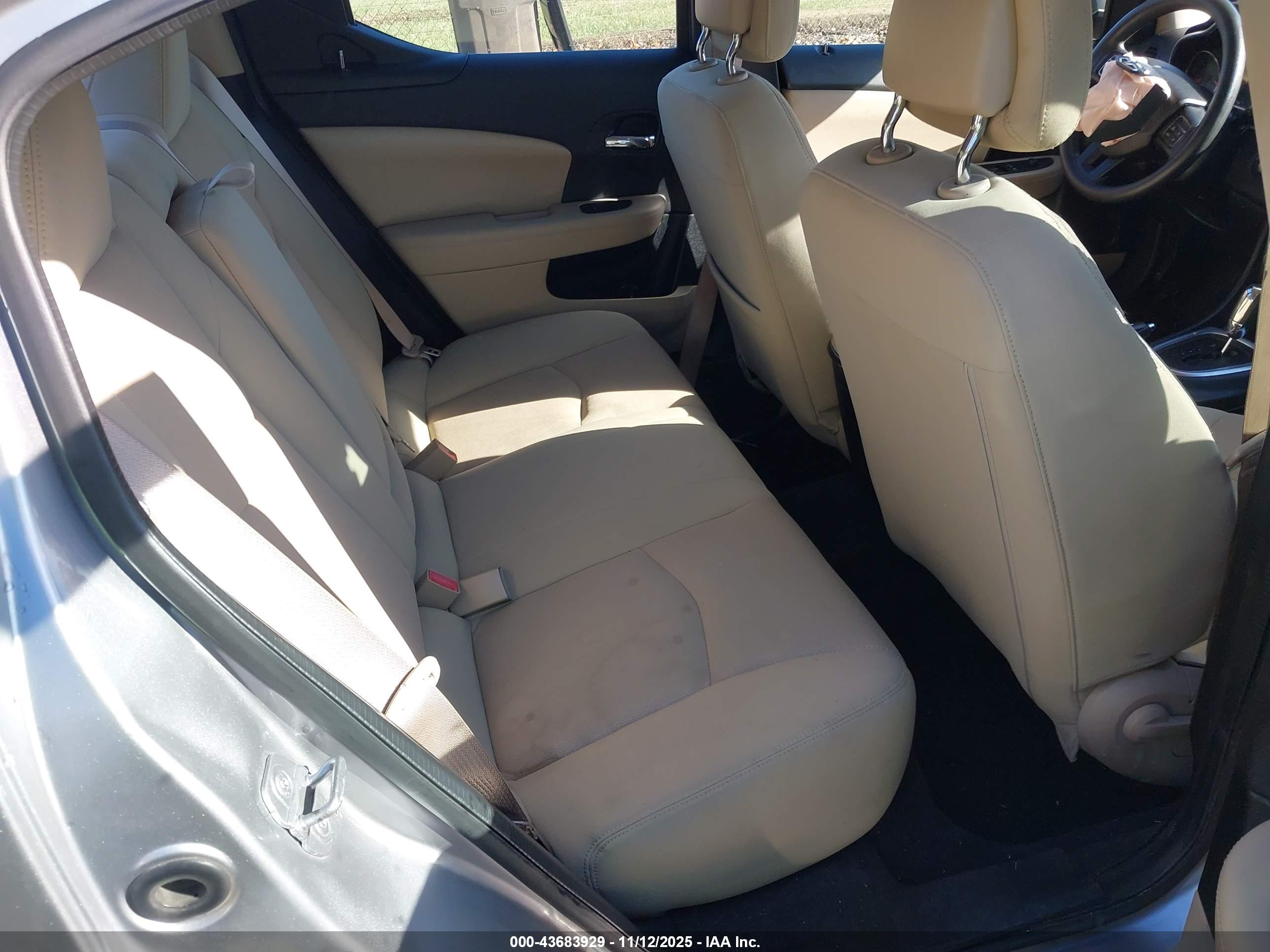 DODGE AVENGER image 8