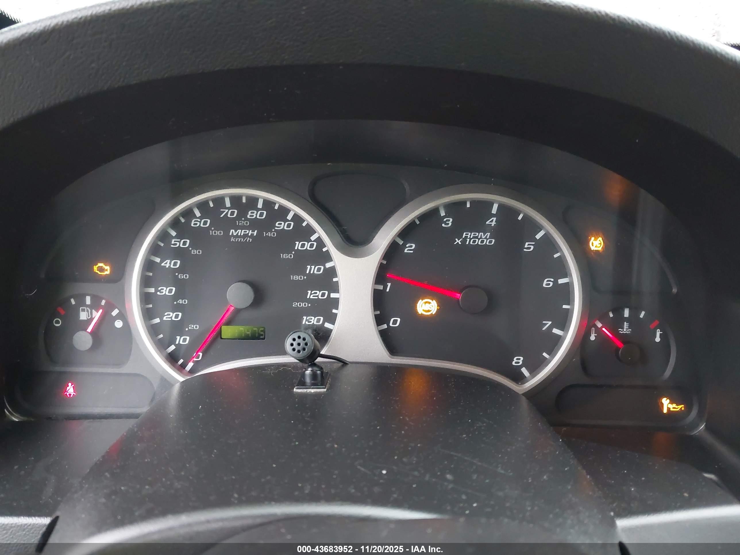 CHEVROLET EQUINOX image 7
