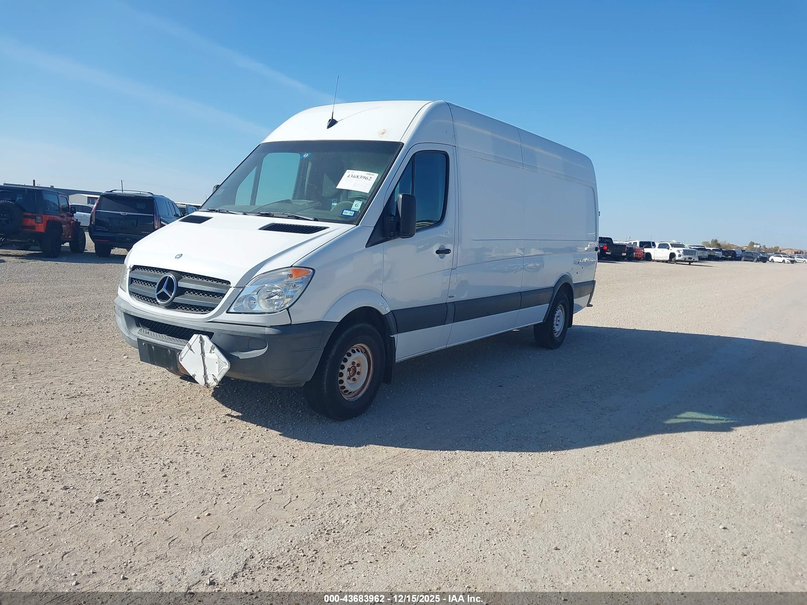 MERCEDES-BENZ SPRINTER image 2