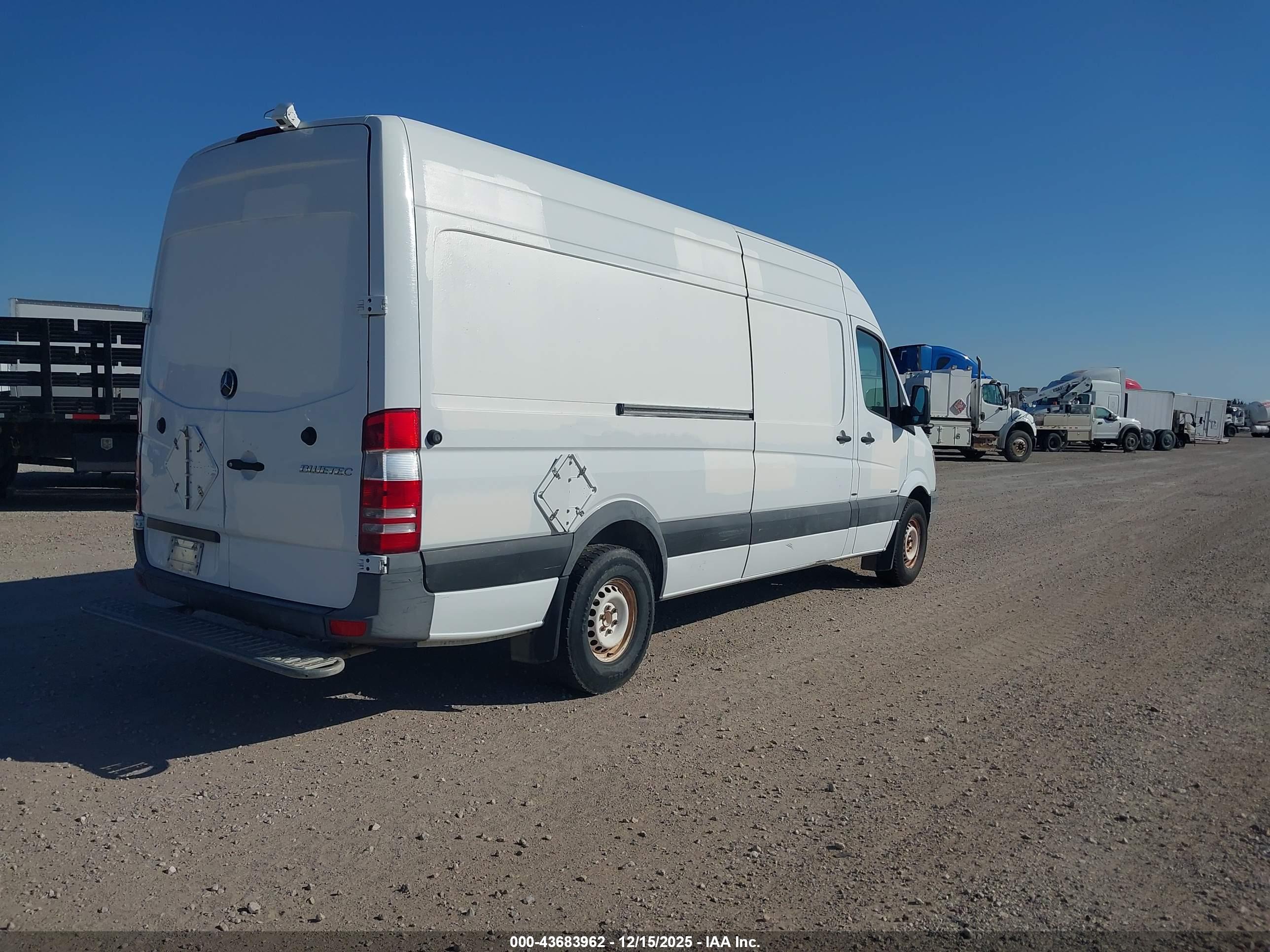 MERCEDES-BENZ SPRINTER image 4