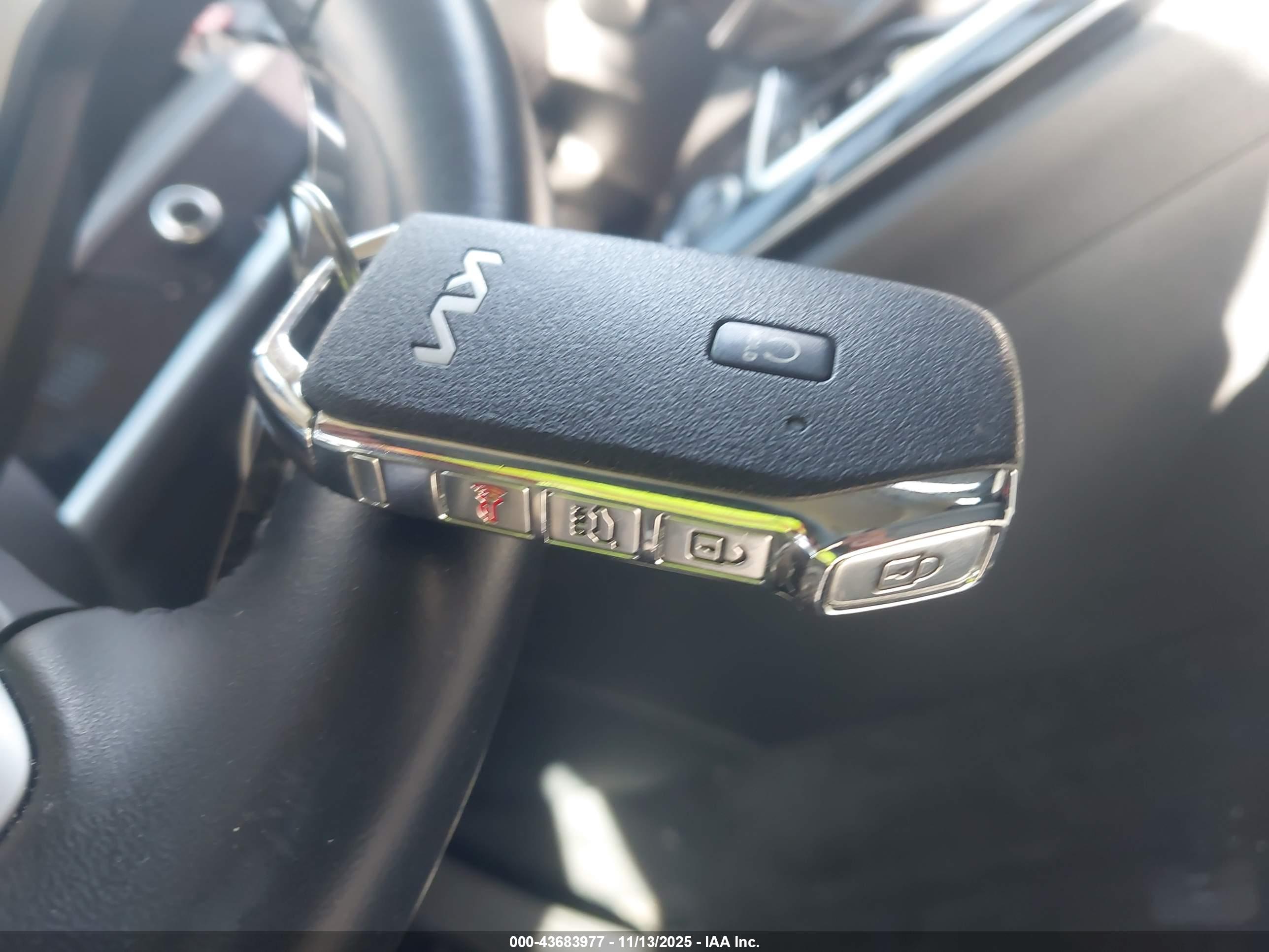 KIA SPORTAGE image 11