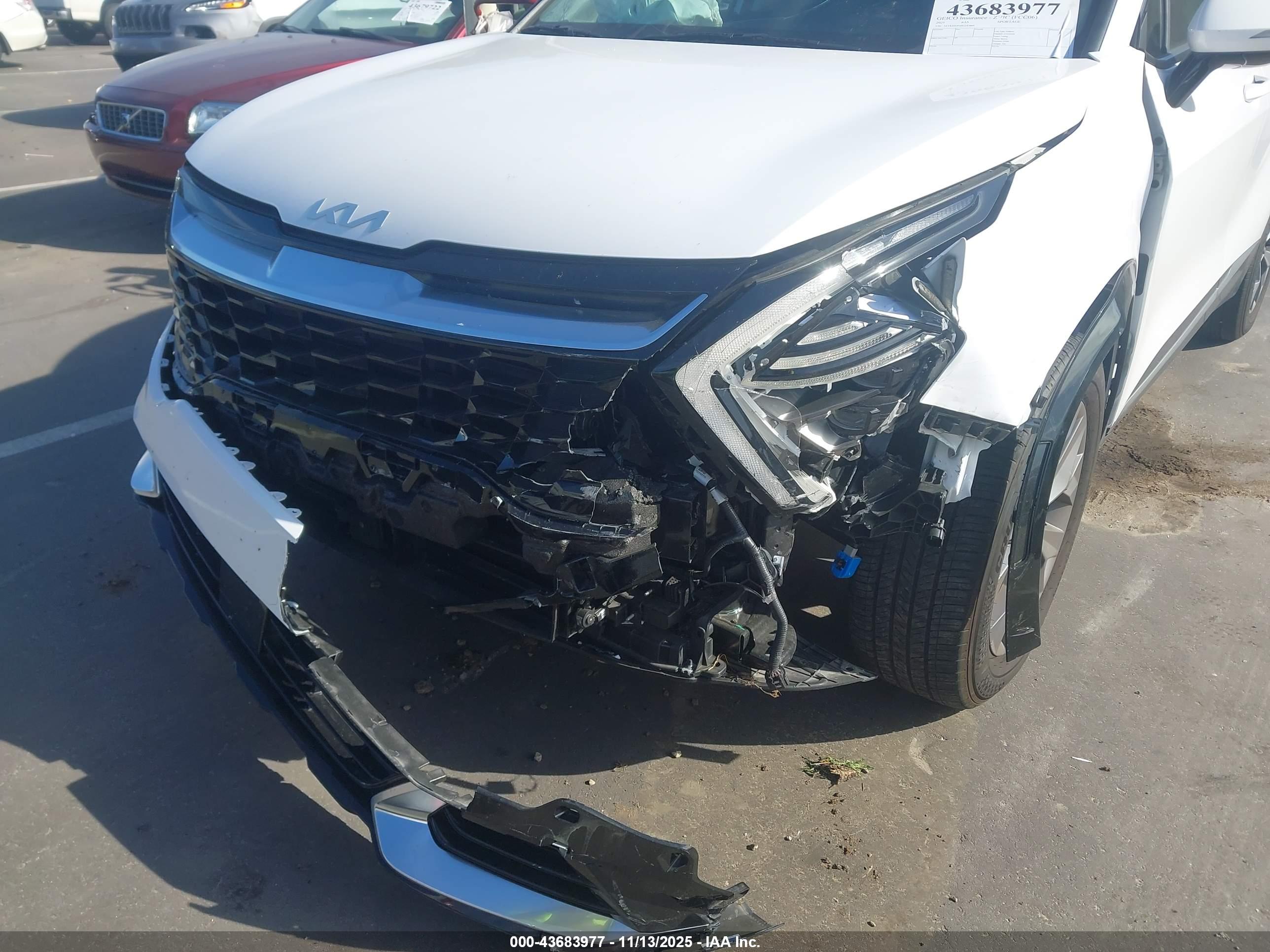 KIA SPORTAGE image 6