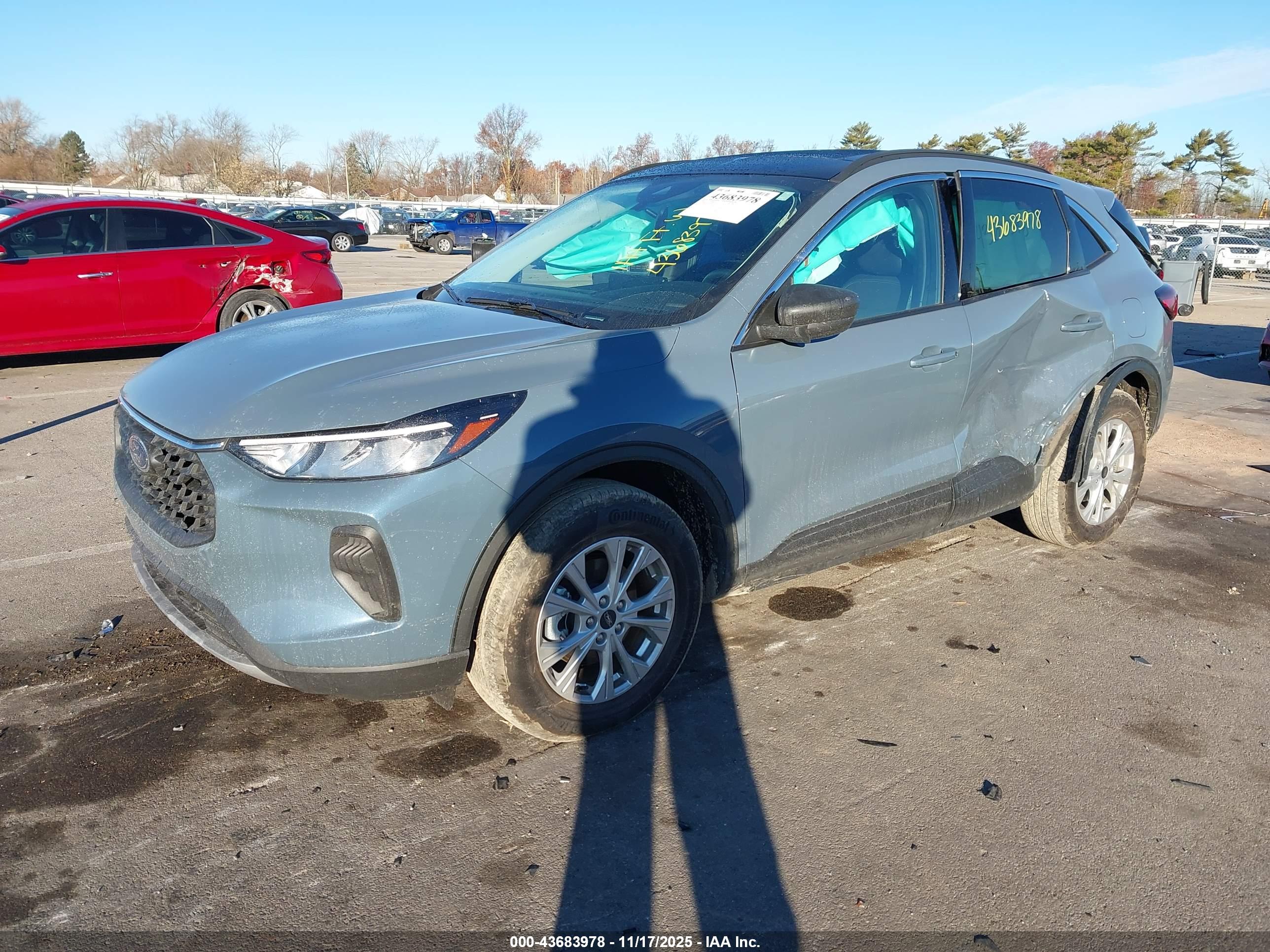 FORD ESCAPE image 2