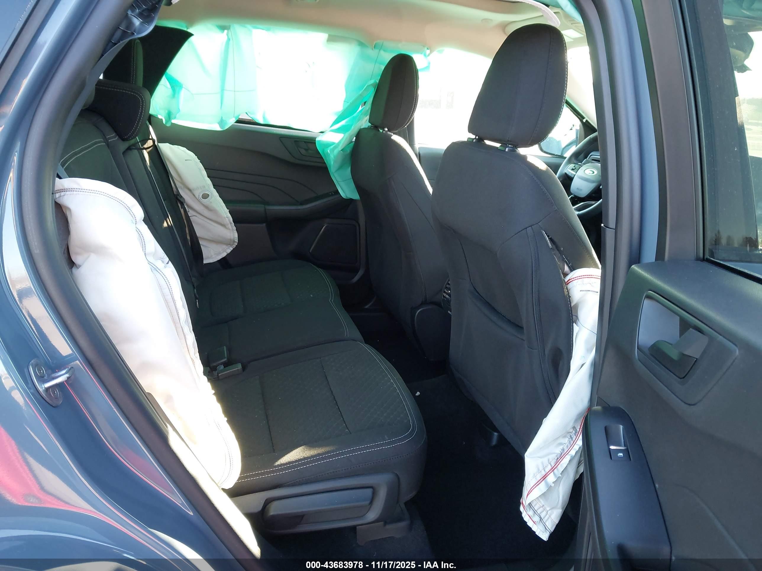 FORD ESCAPE image 8