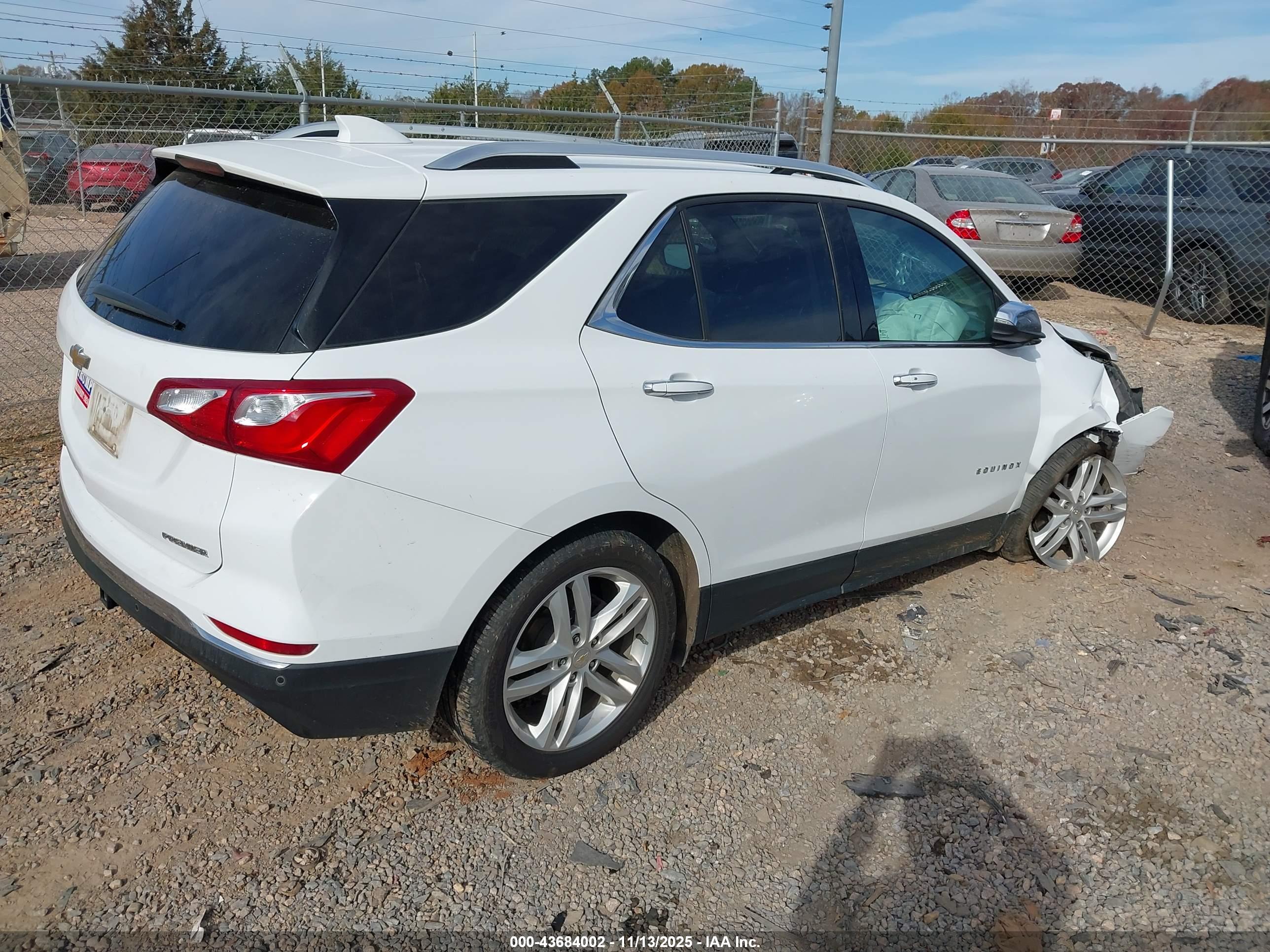 CHEVROLET EQUINOX image 4