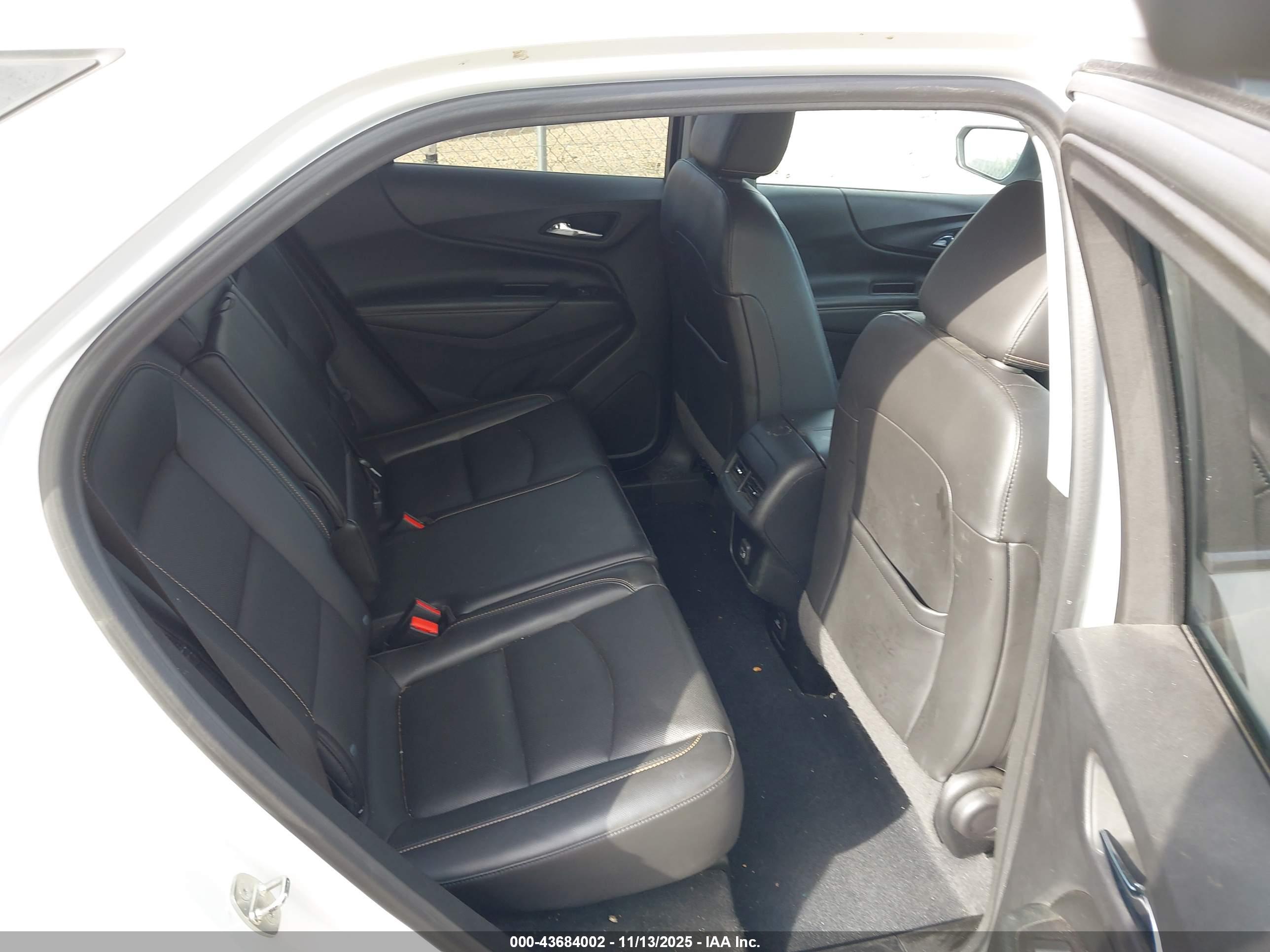 CHEVROLET EQUINOX image 8