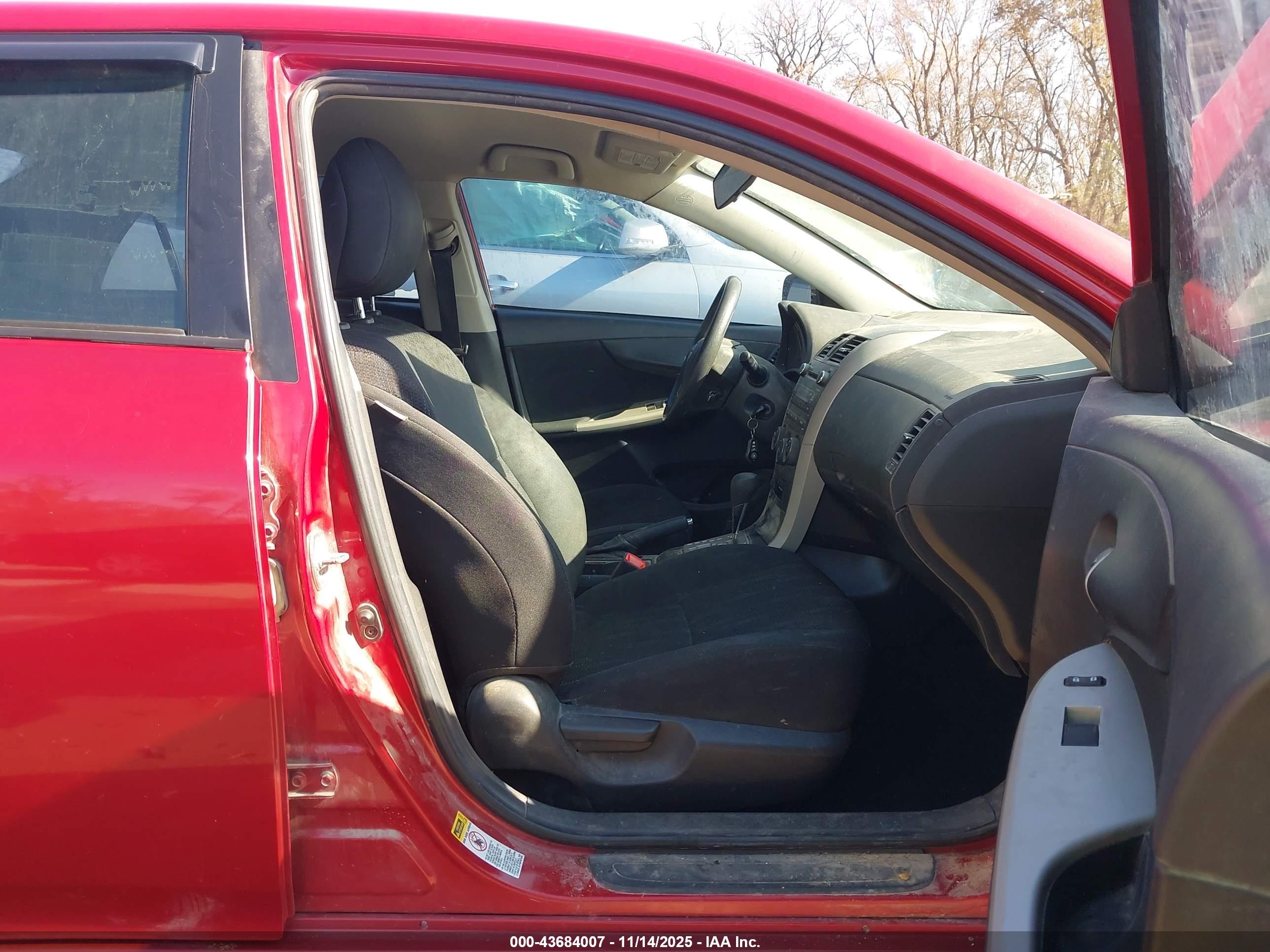 TOYOTA COROLLA image 5