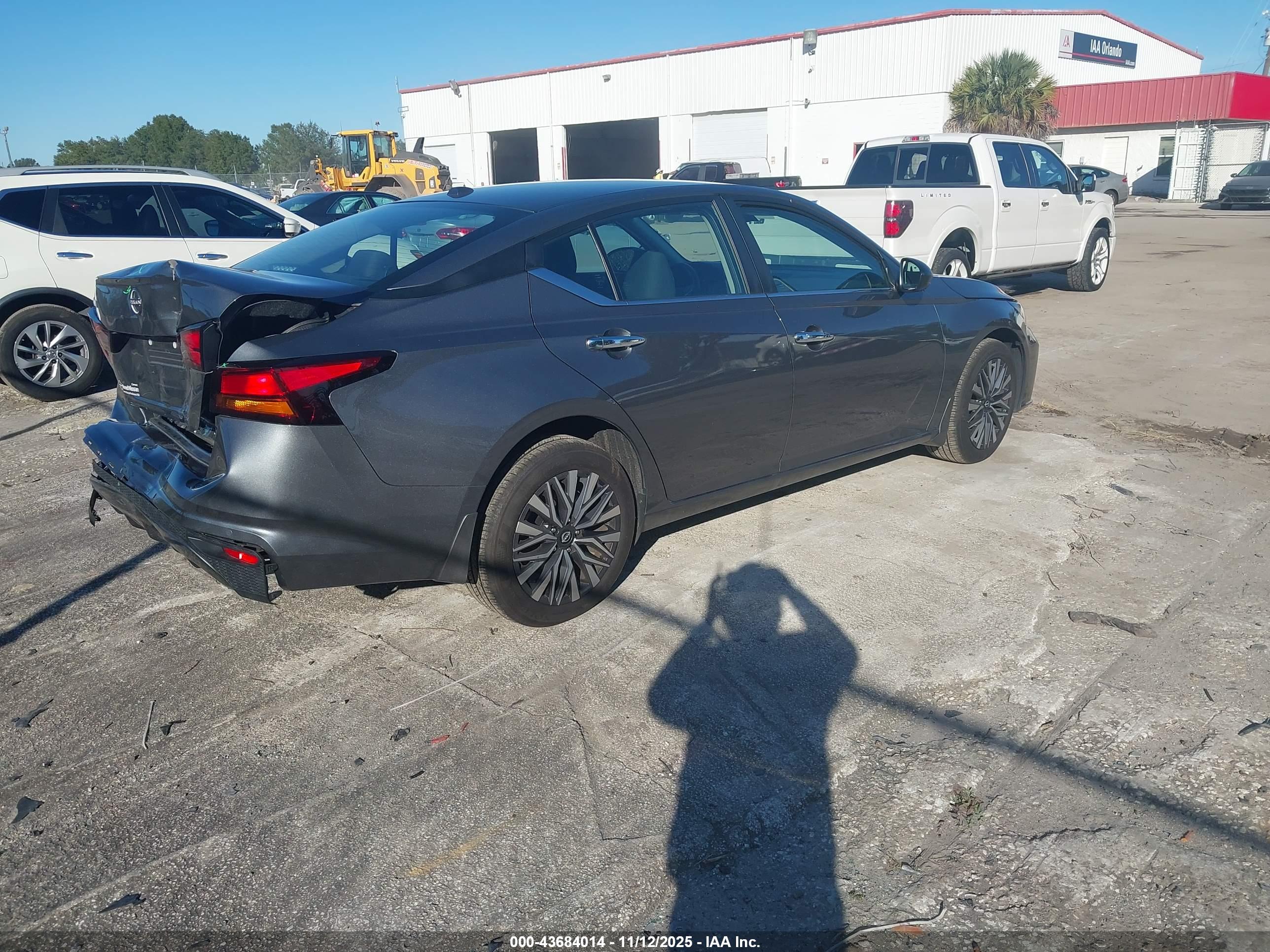NISSAN ALTIMA image 4