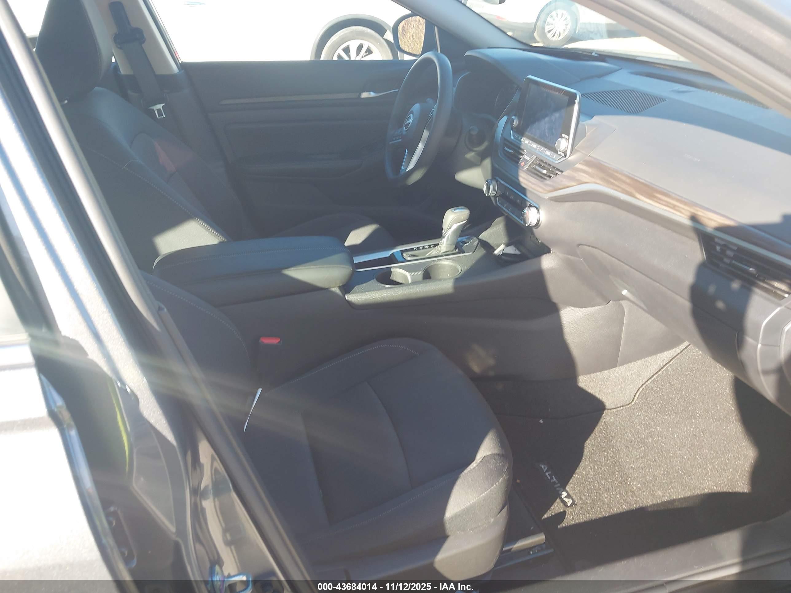 NISSAN ALTIMA image 5