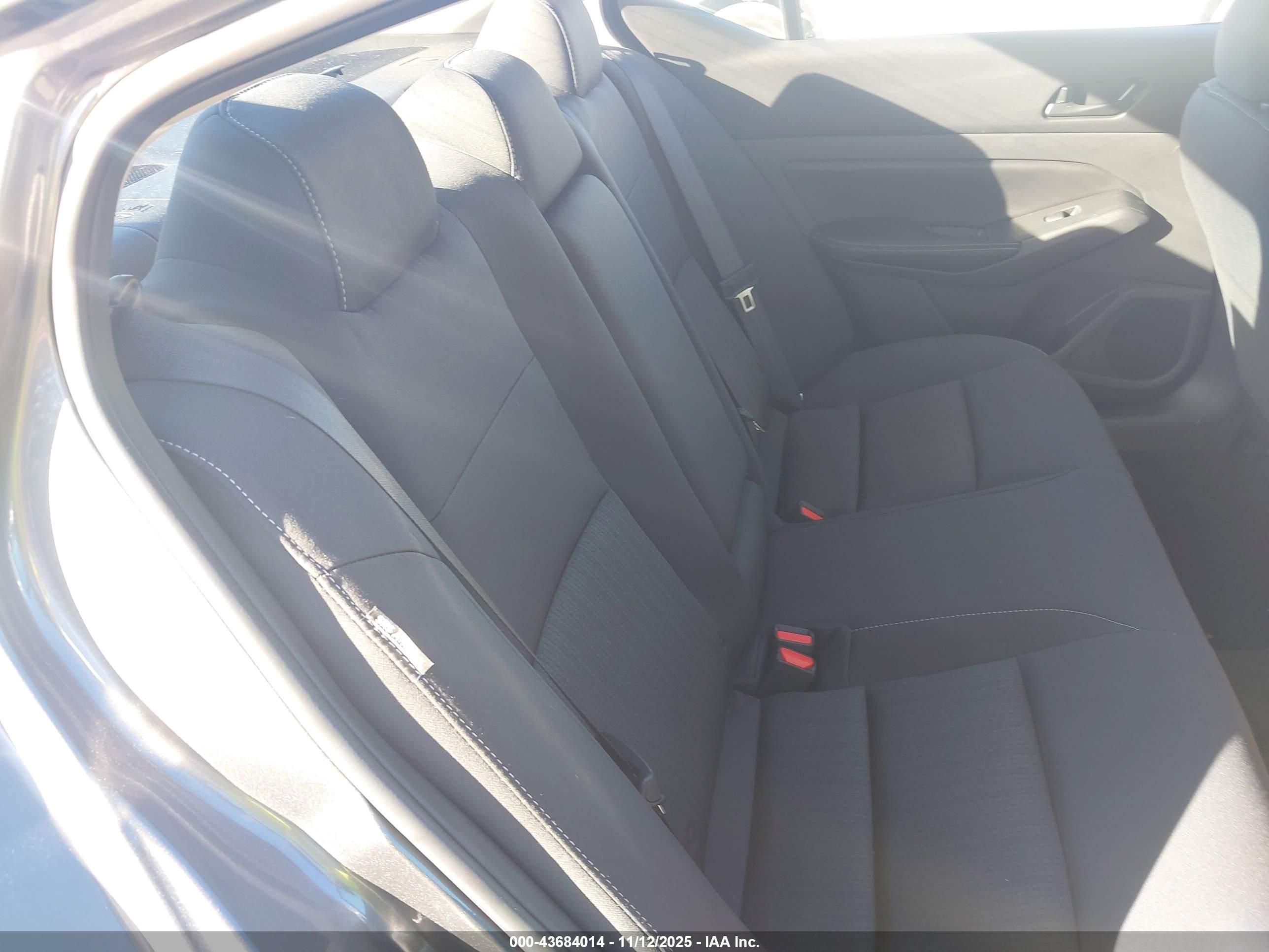 NISSAN ALTIMA image 8