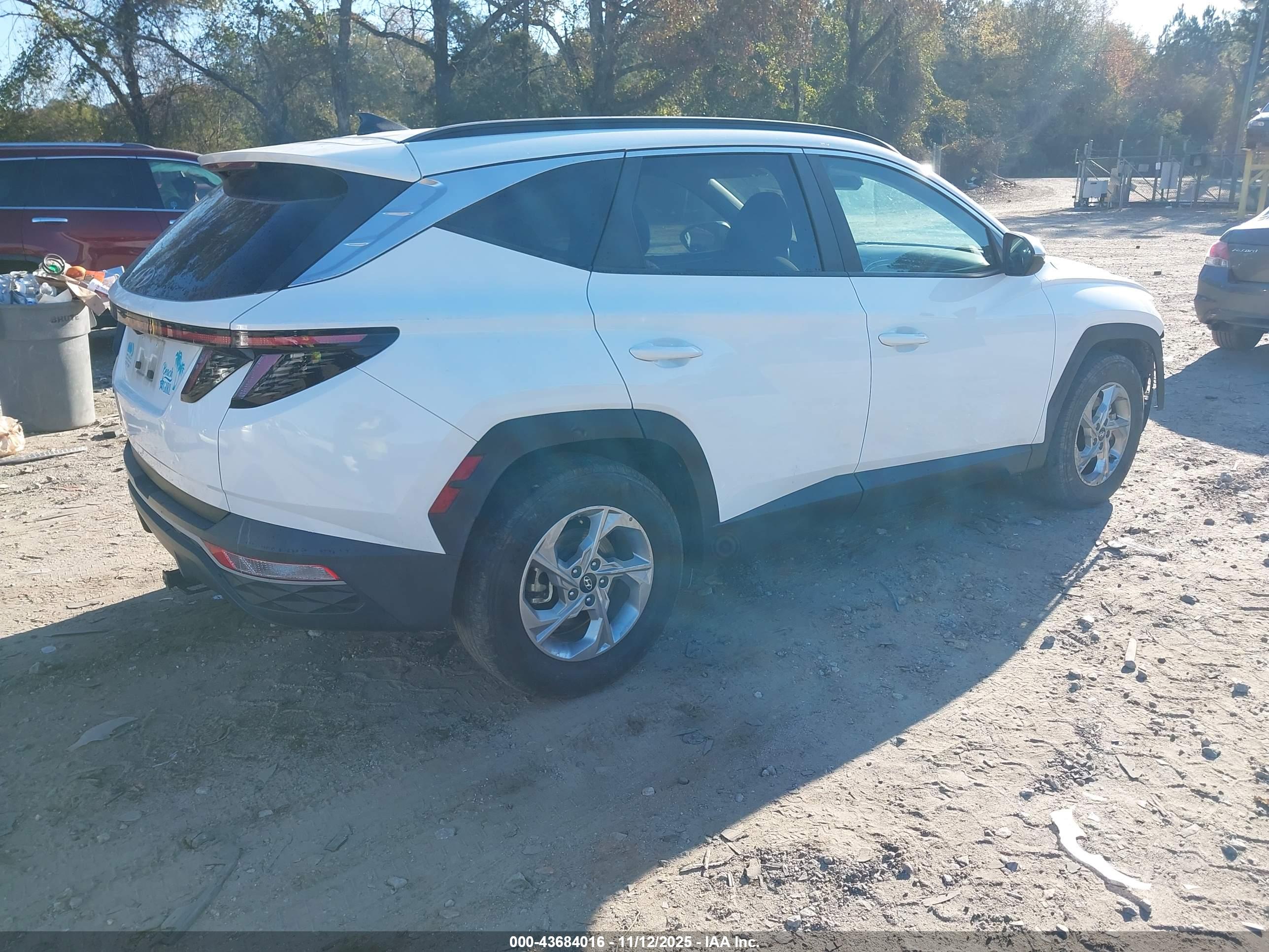 HYUNDAI TUCSON image 4