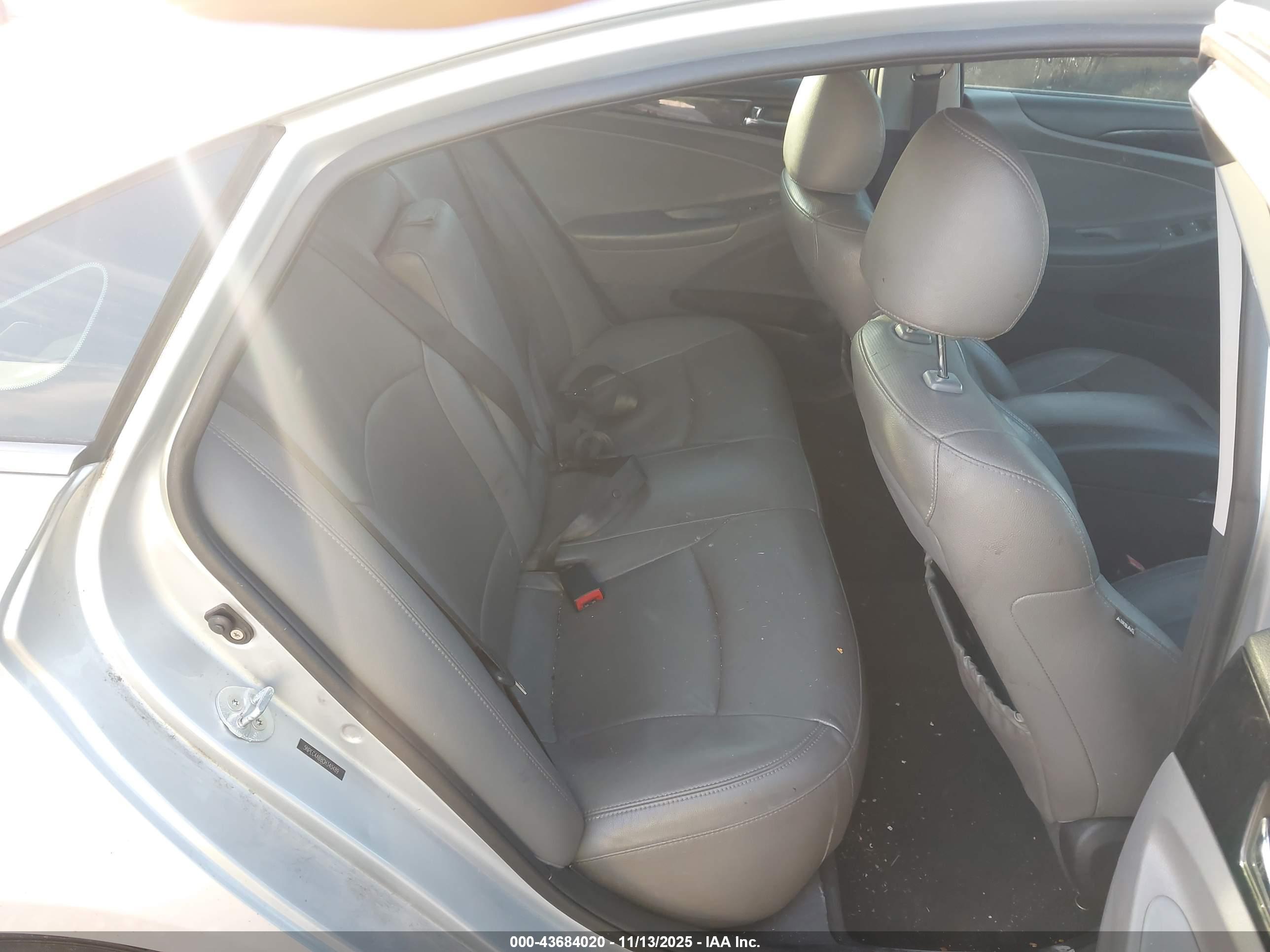 HYUNDAI SONATA image 8