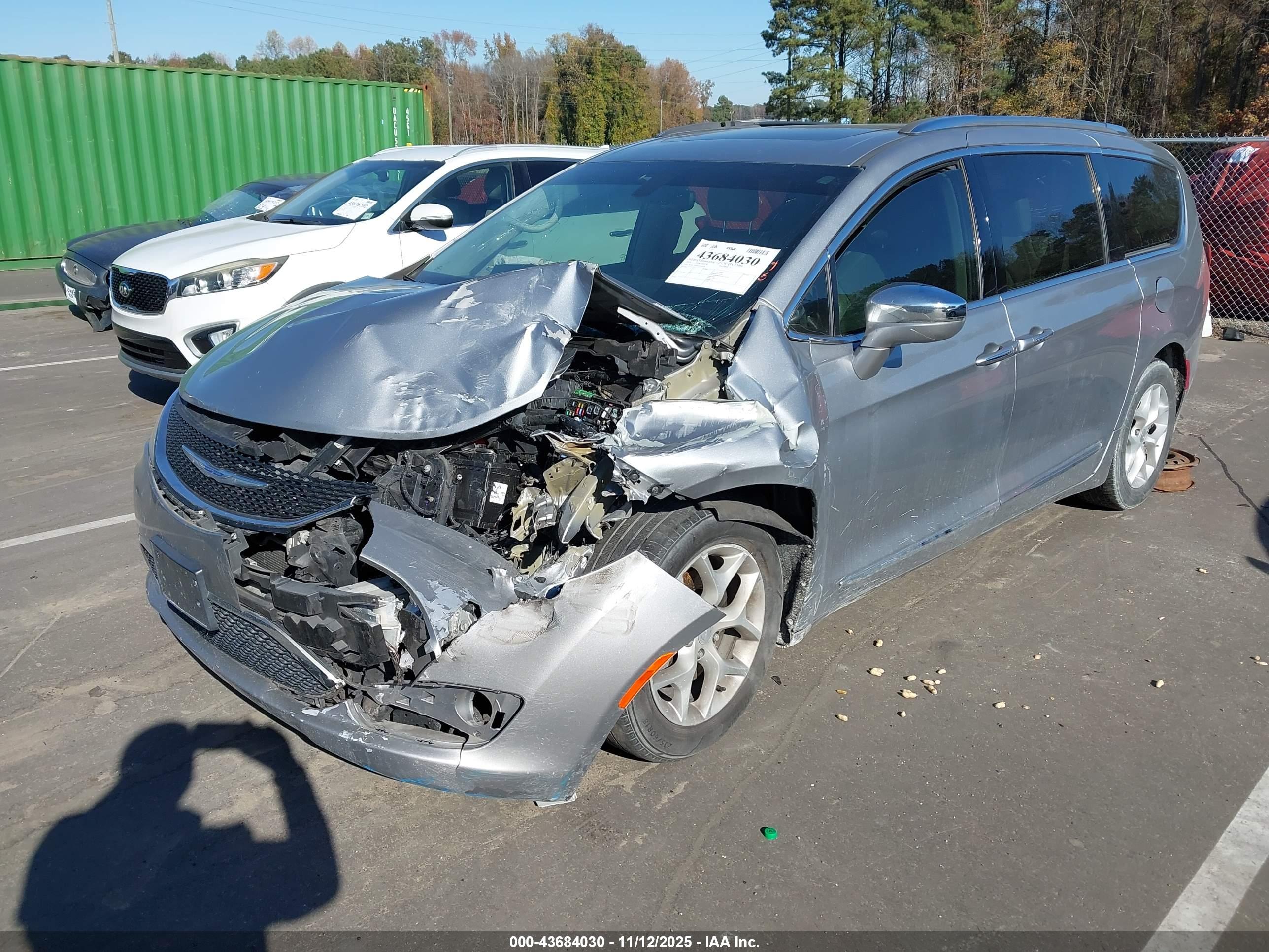 CHRYSLER PACIFICA image 2