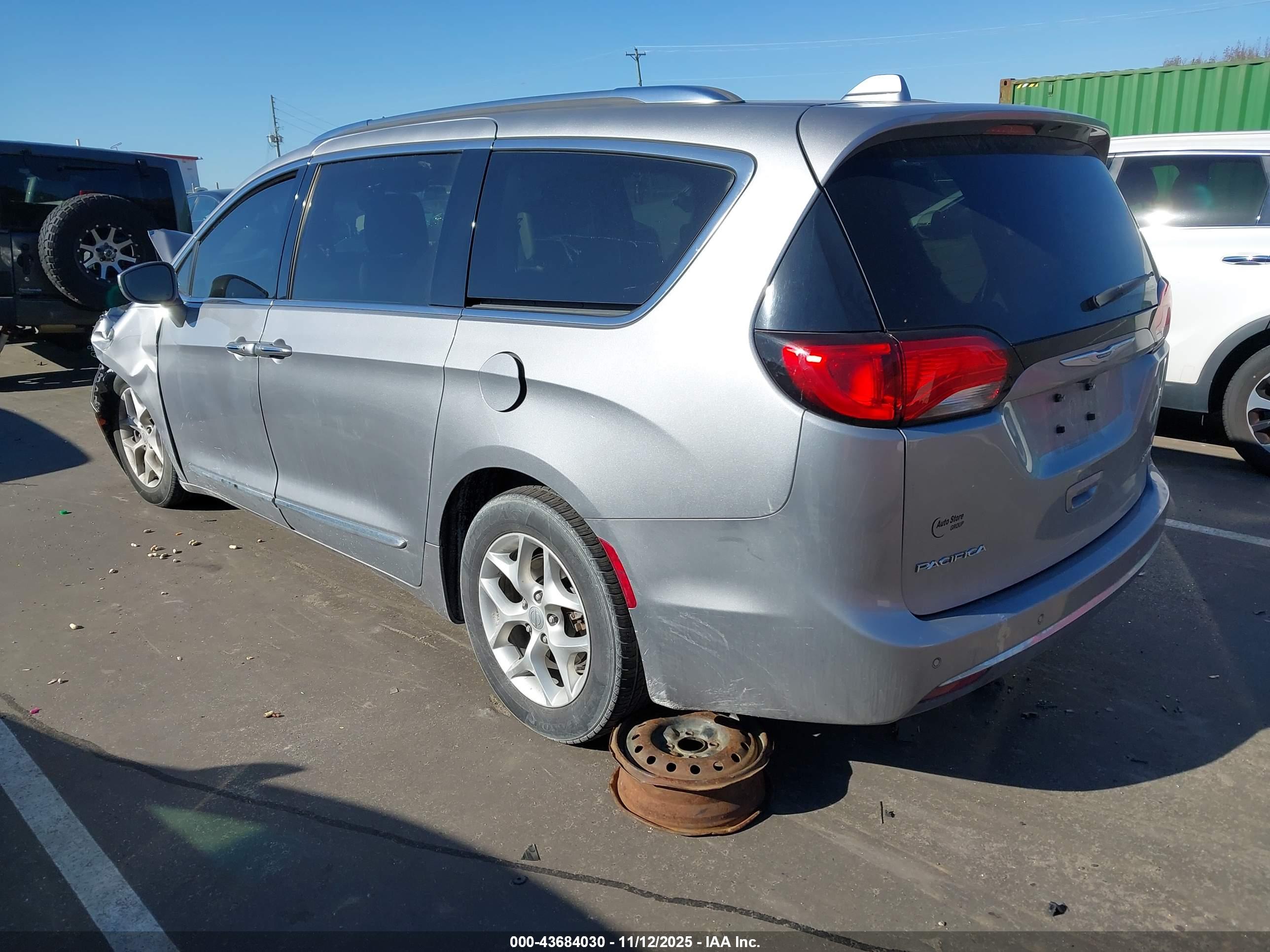 CHRYSLER PACIFICA image 3