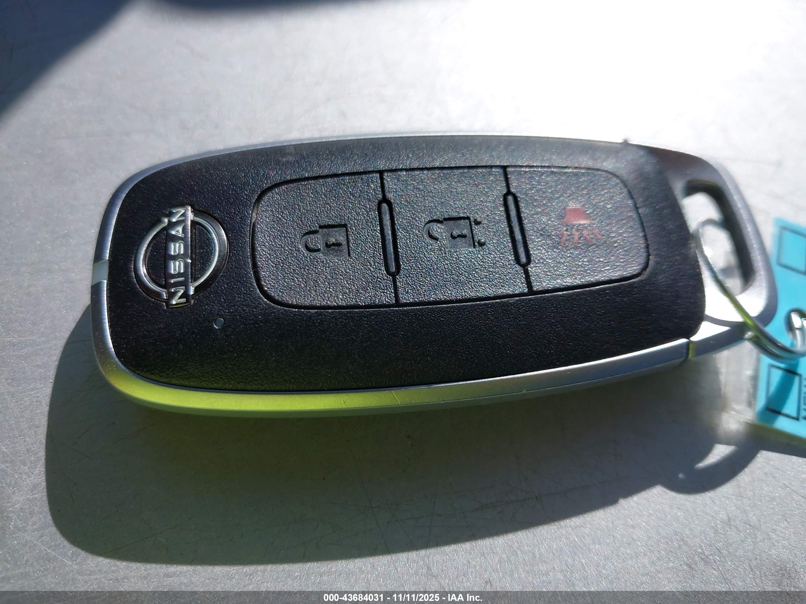 NISSAN ROGUE image 11