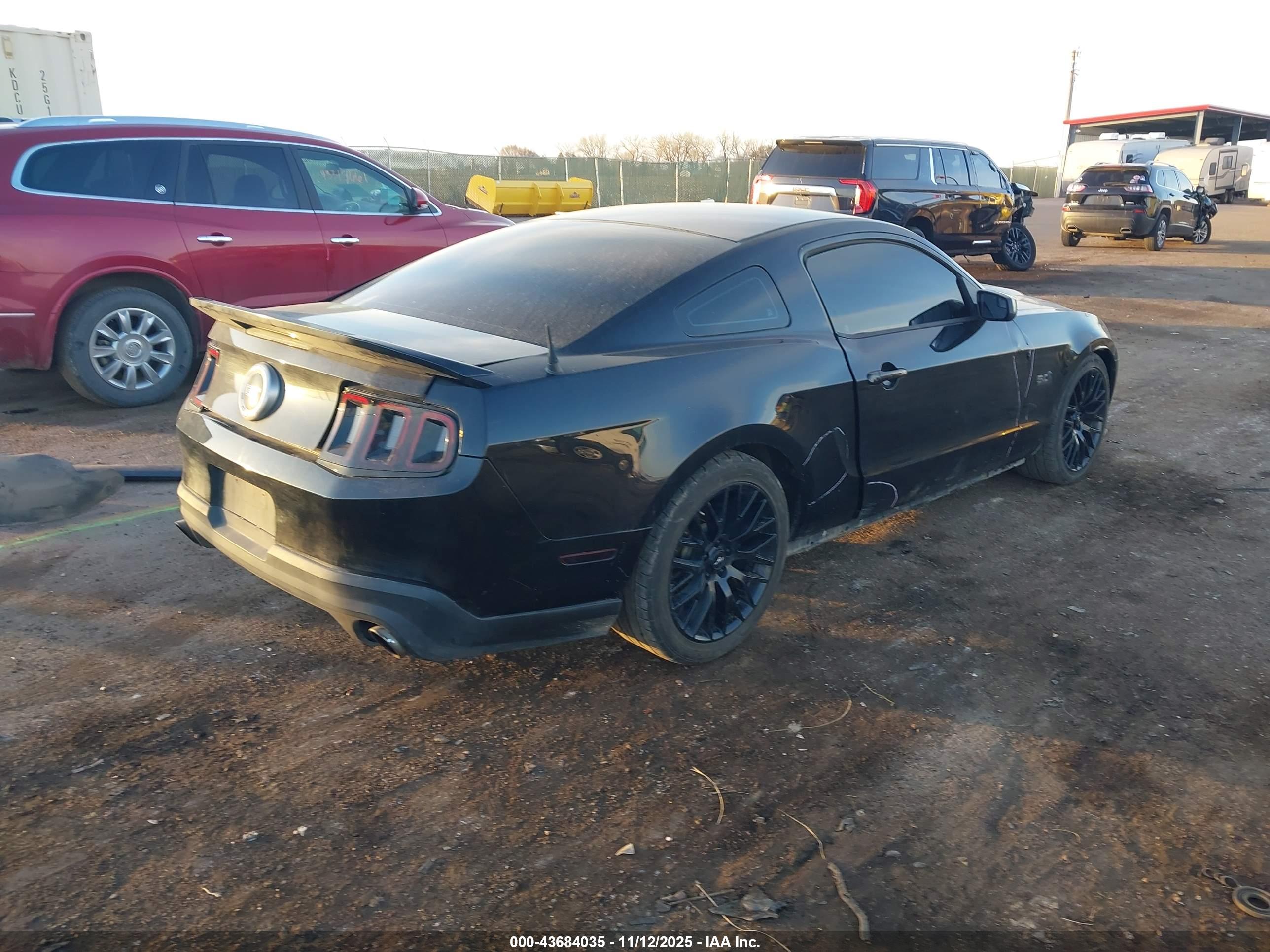 FORD MUSTANG image 4