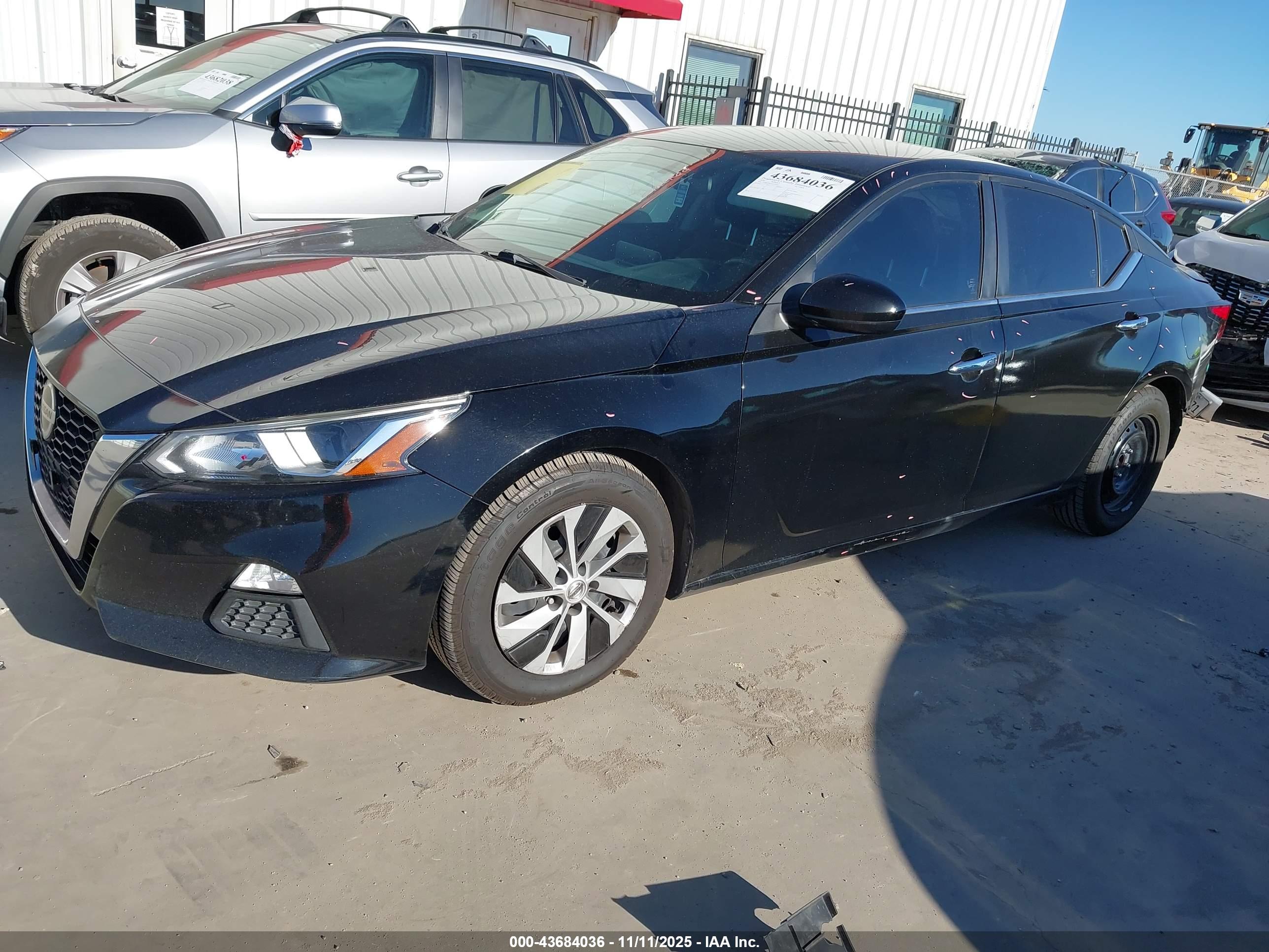 NISSAN ALTIMA image 2