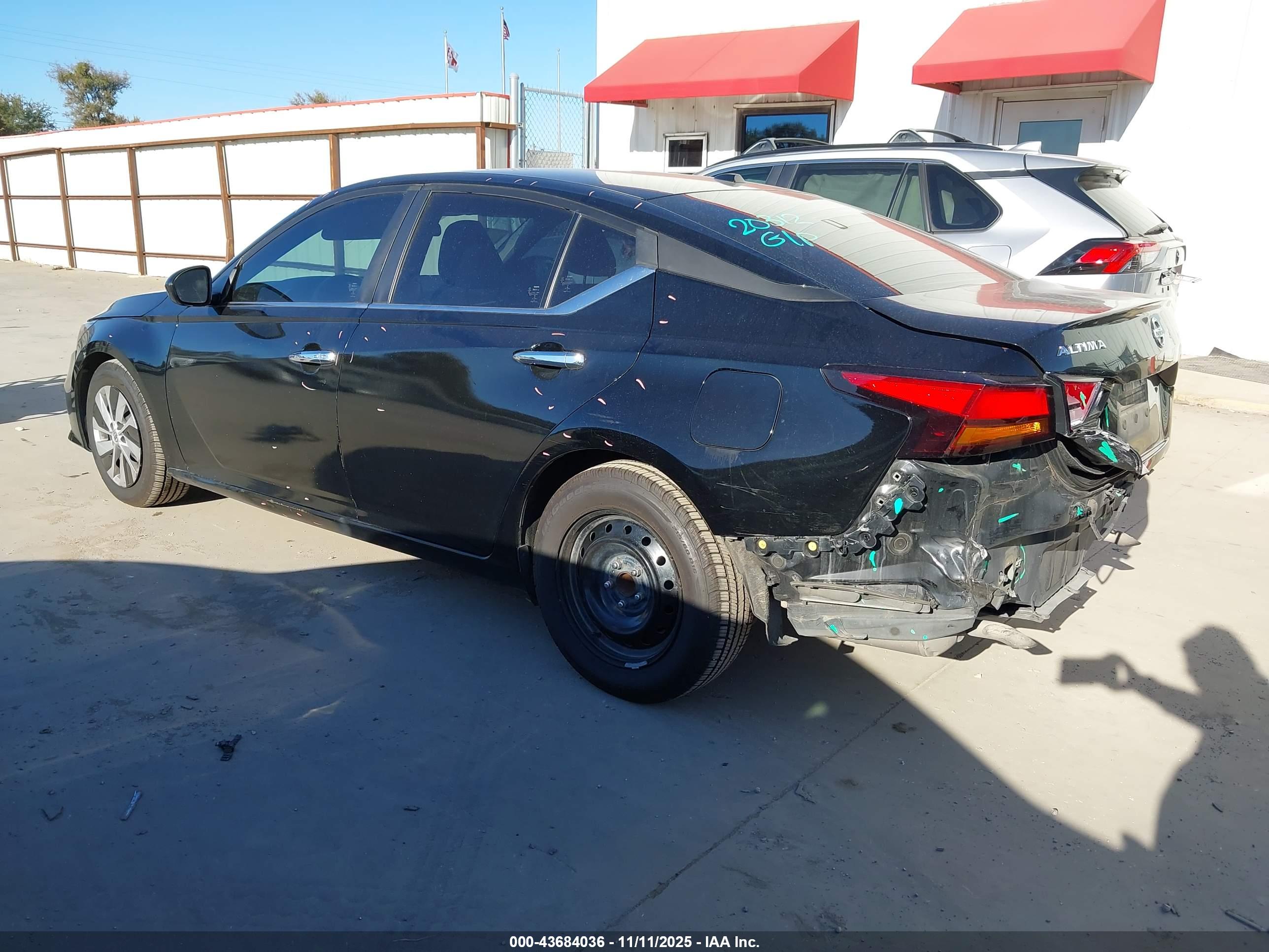 NISSAN ALTIMA image 3