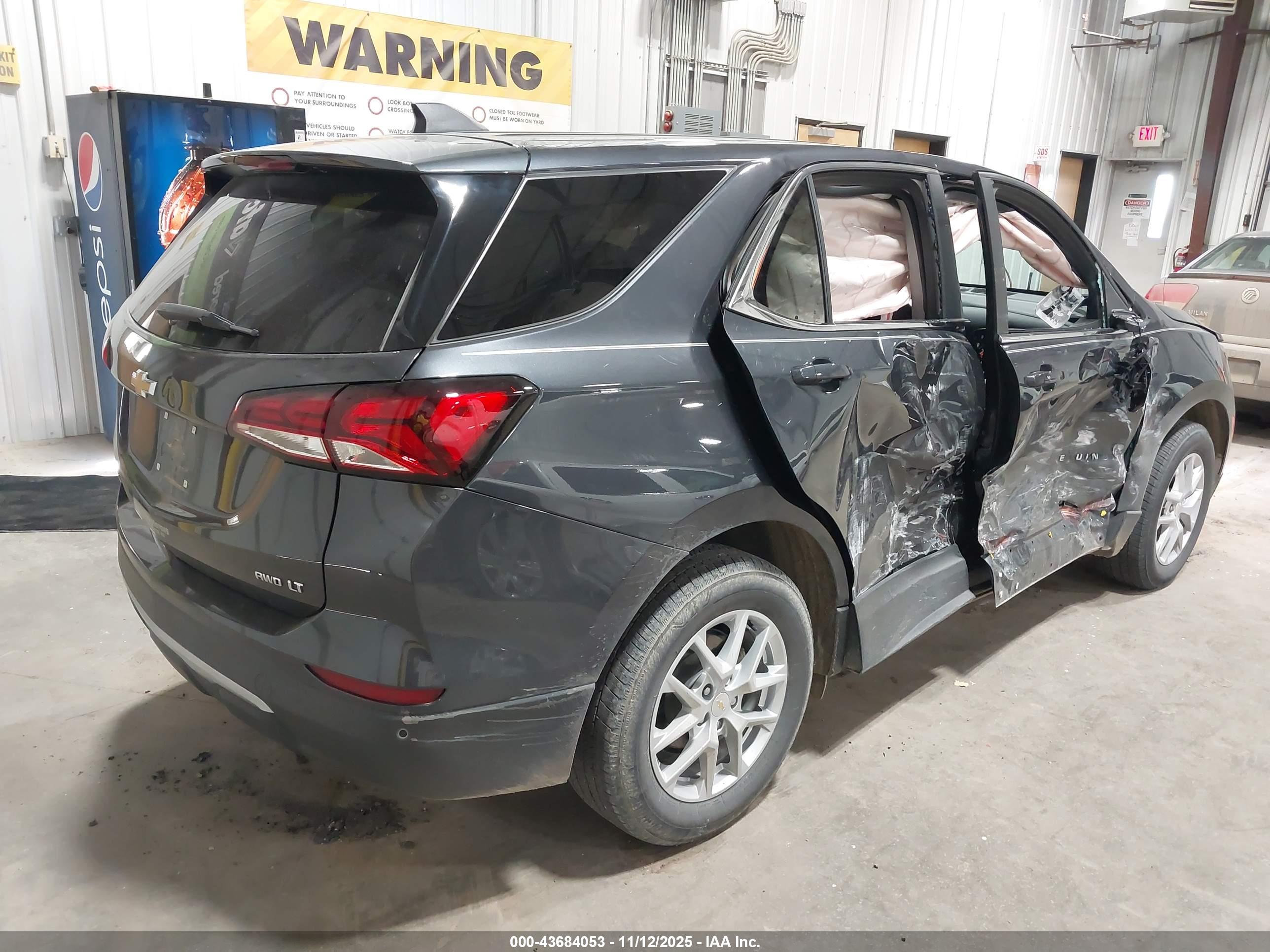 CHEVROLET EQUINOX image 4