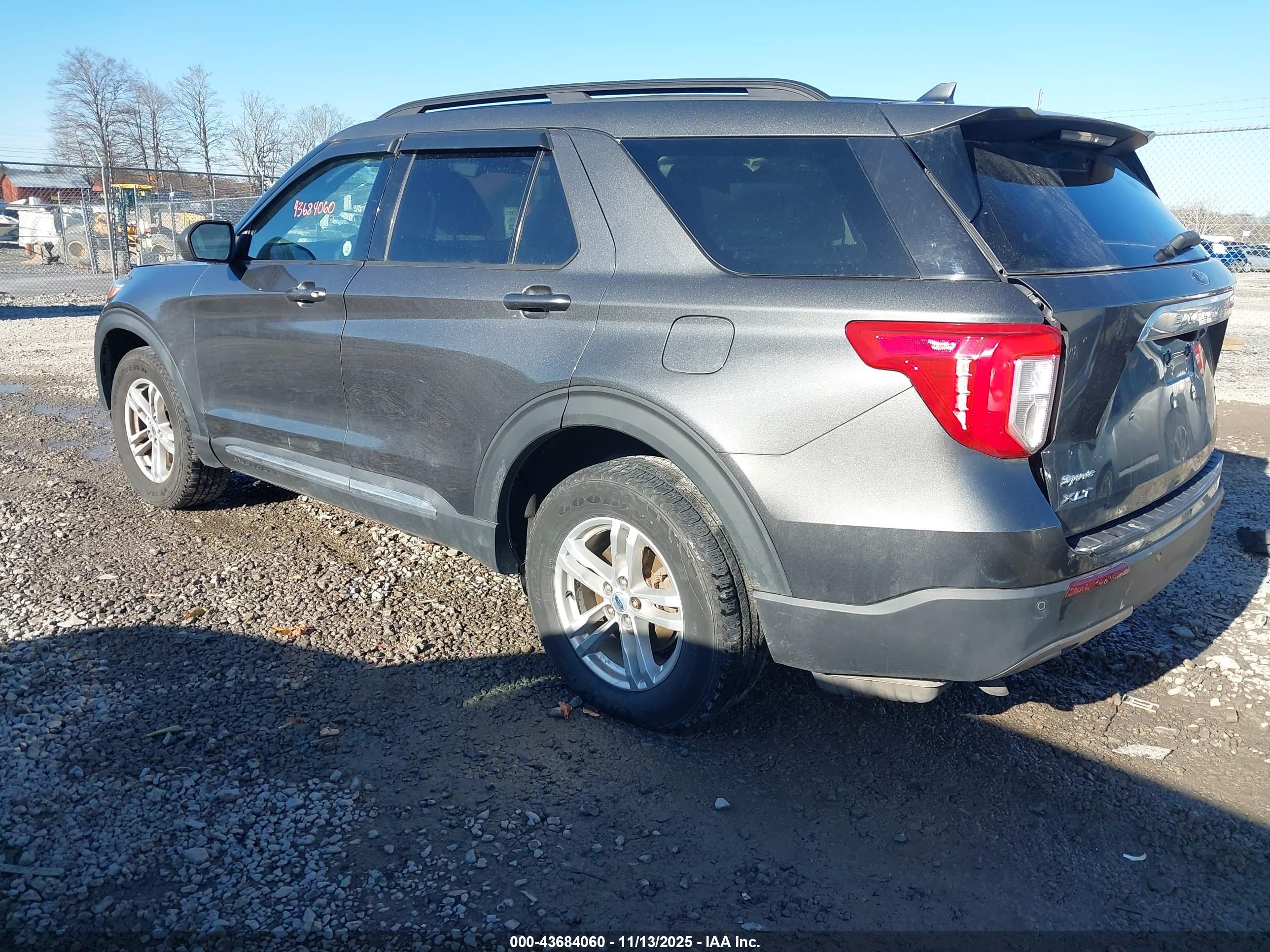 FORD EXPLORER image 3