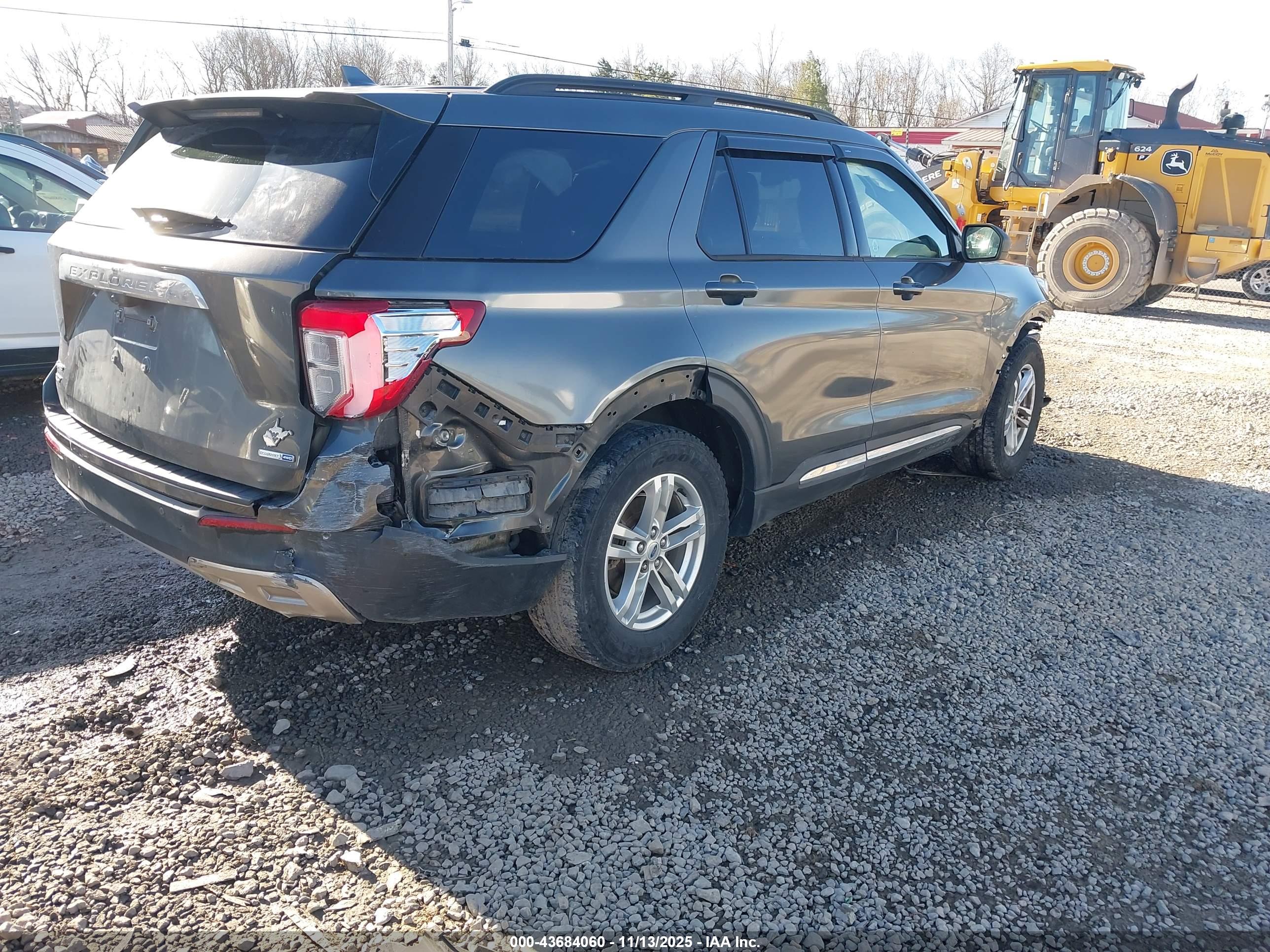 FORD EXPLORER image 4