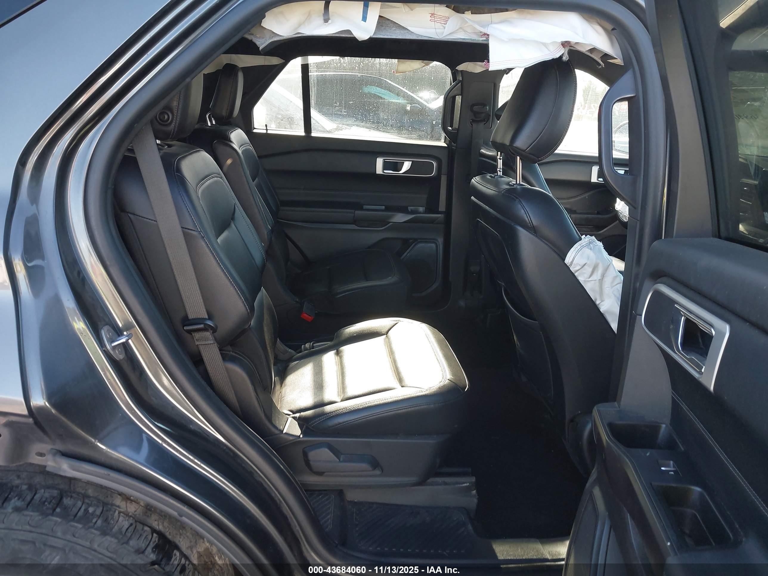 FORD EXPLORER image 8
