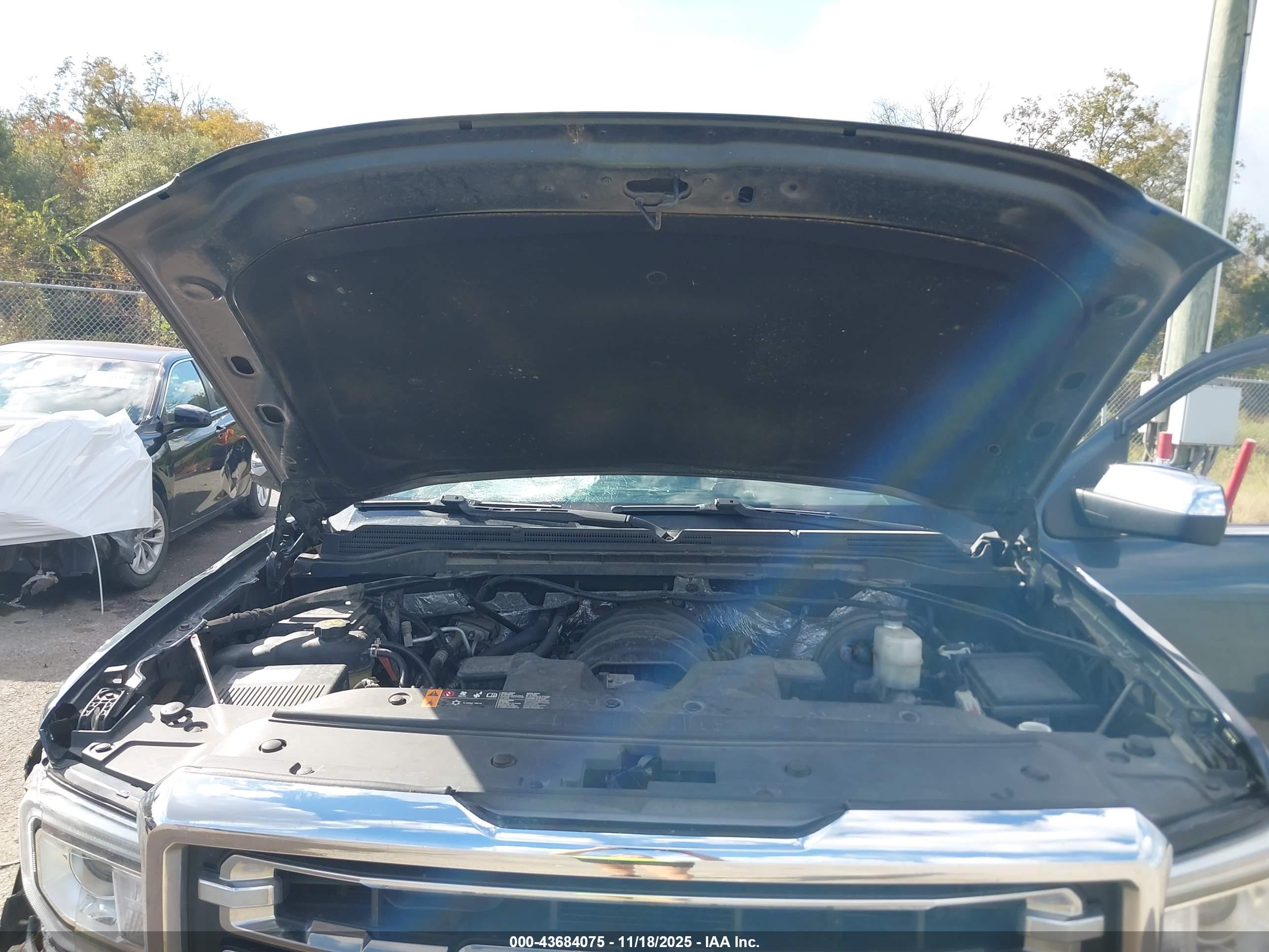 GMC SIERRA image 10