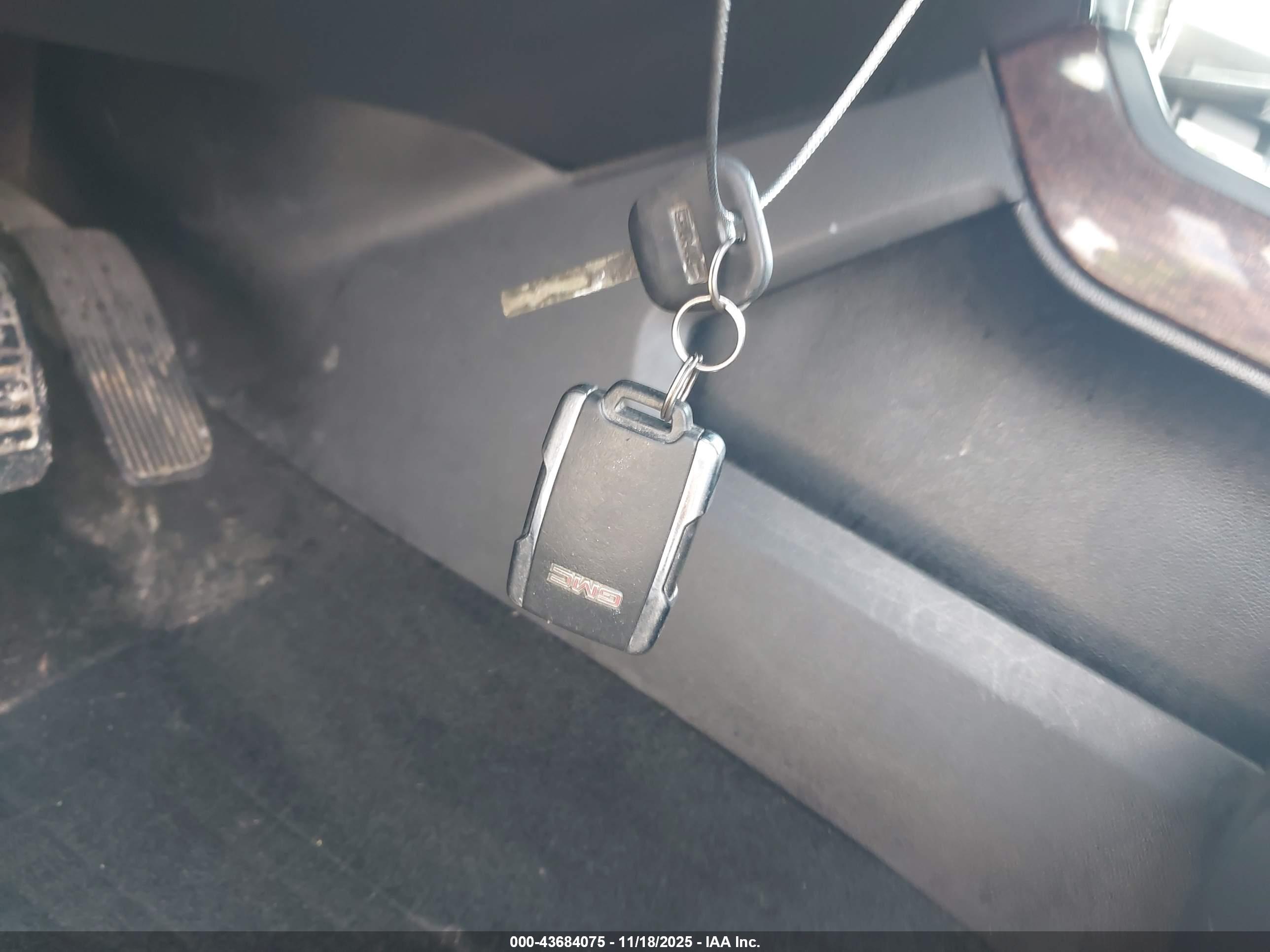 GMC SIERRA image 11
