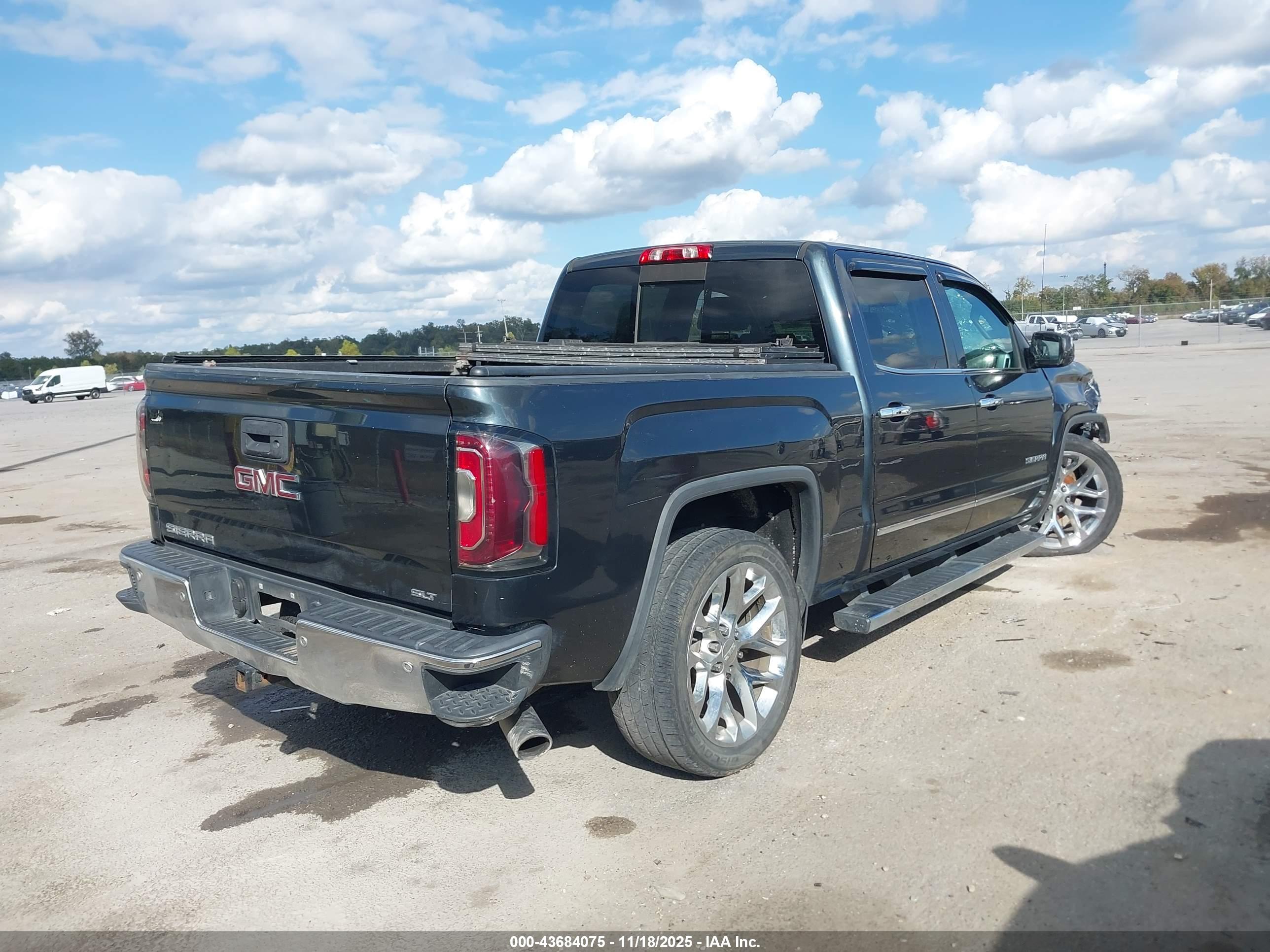 GMC SIERRA image 4