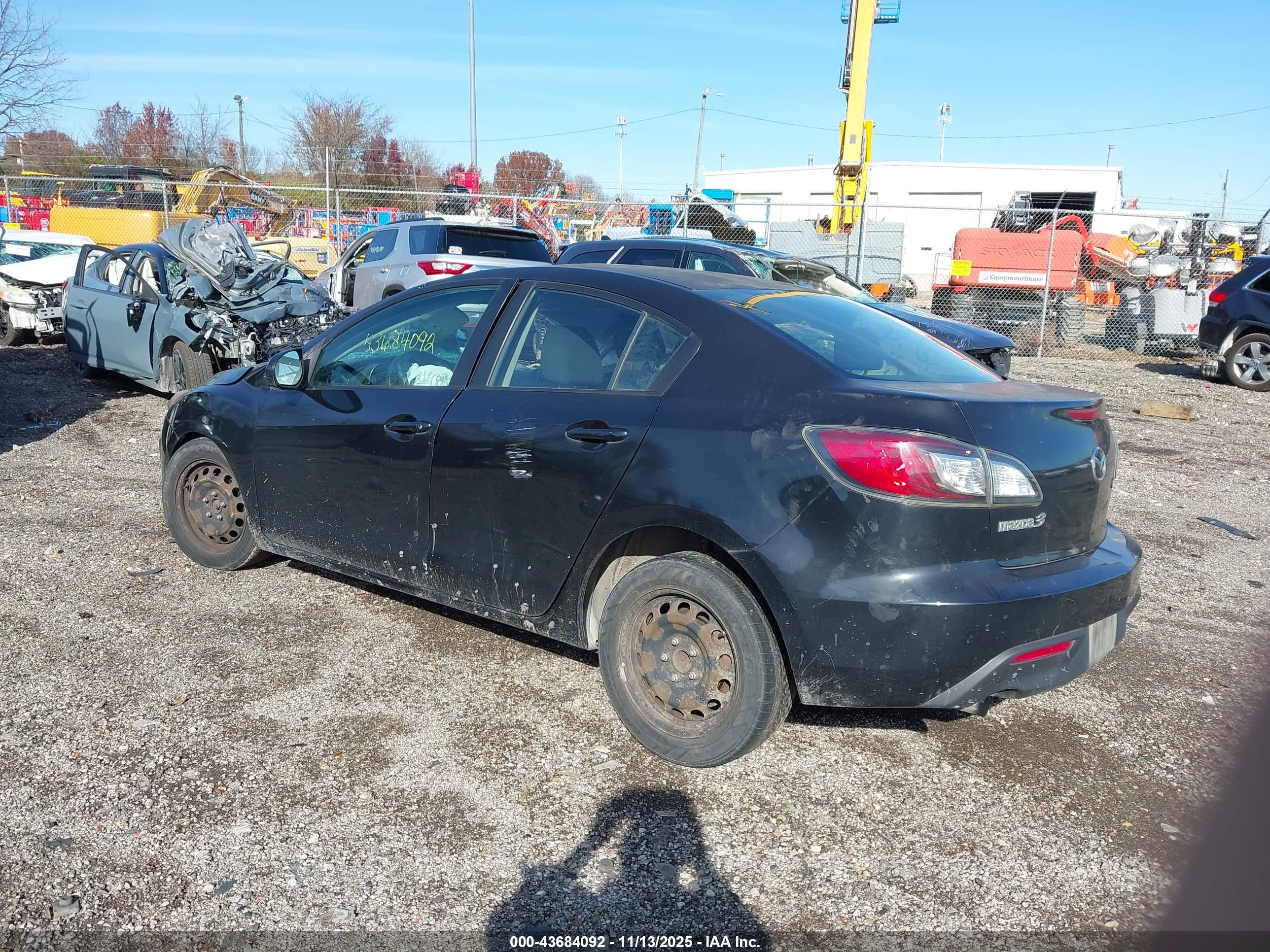MAZDA MAZDA3 image 3