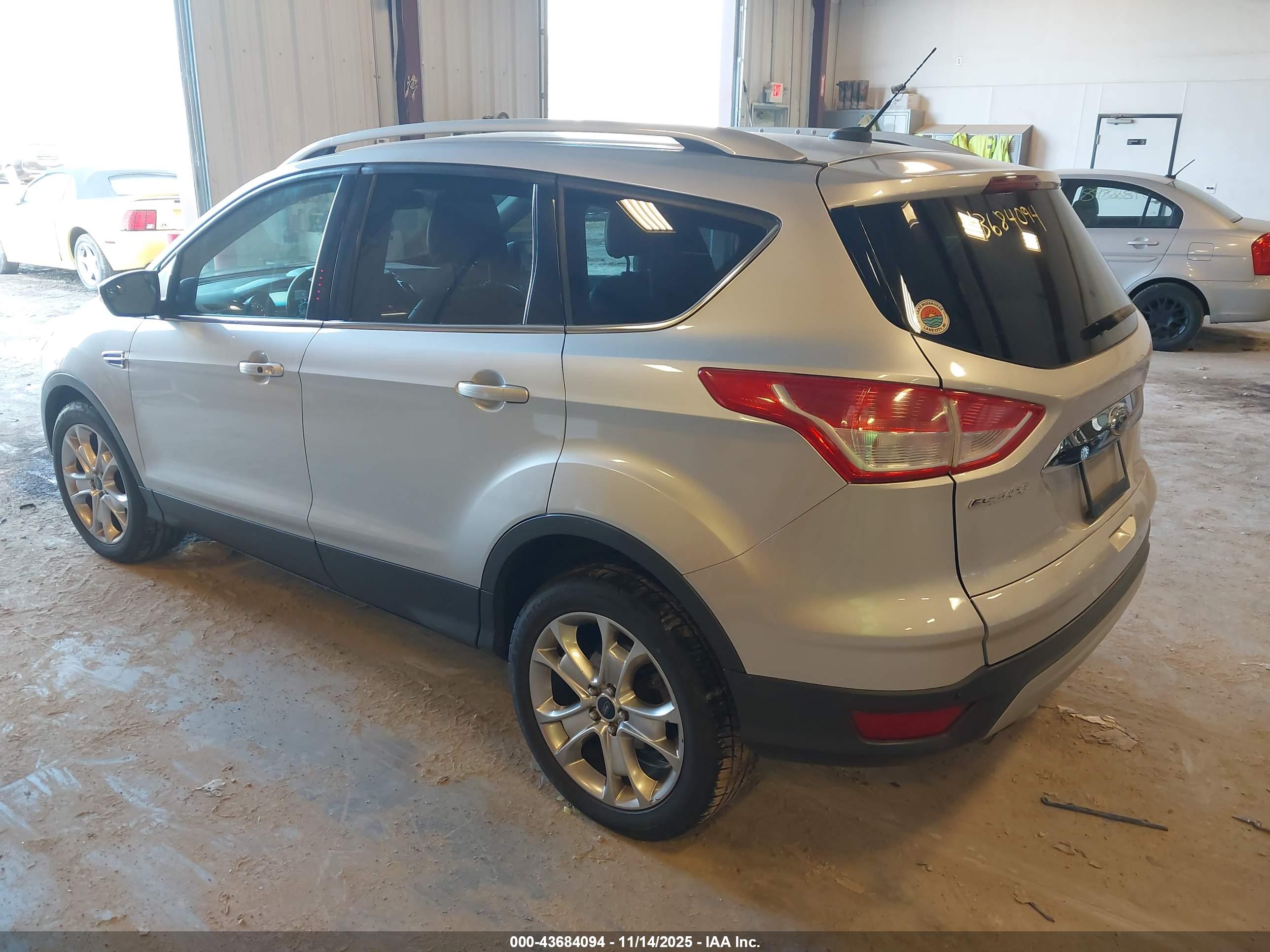 FORD ESCAPE image 3