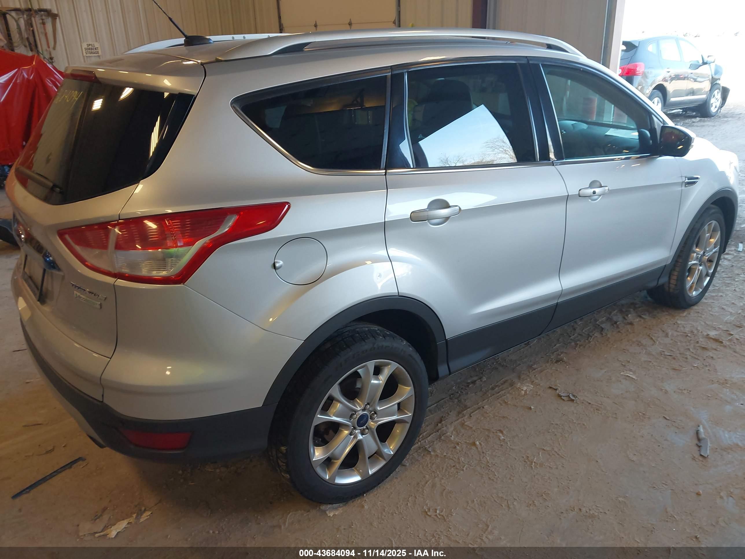 FORD ESCAPE image 4