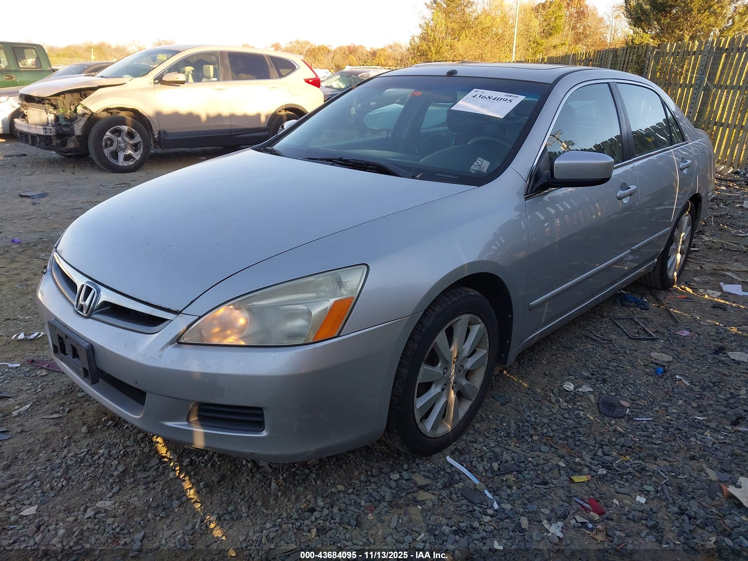 HONDA ACCORD image 2