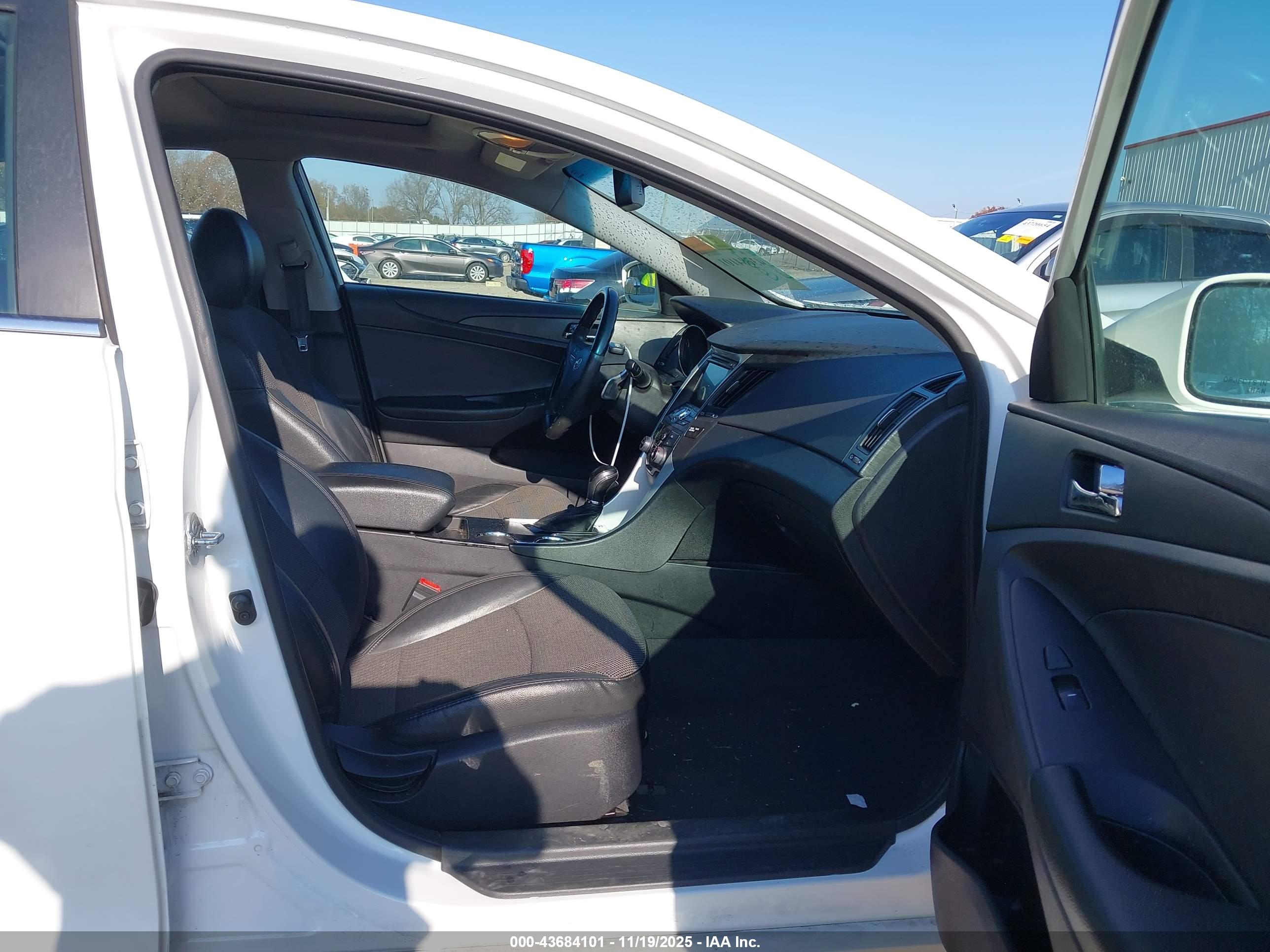 HYUNDAI SONATA image 5