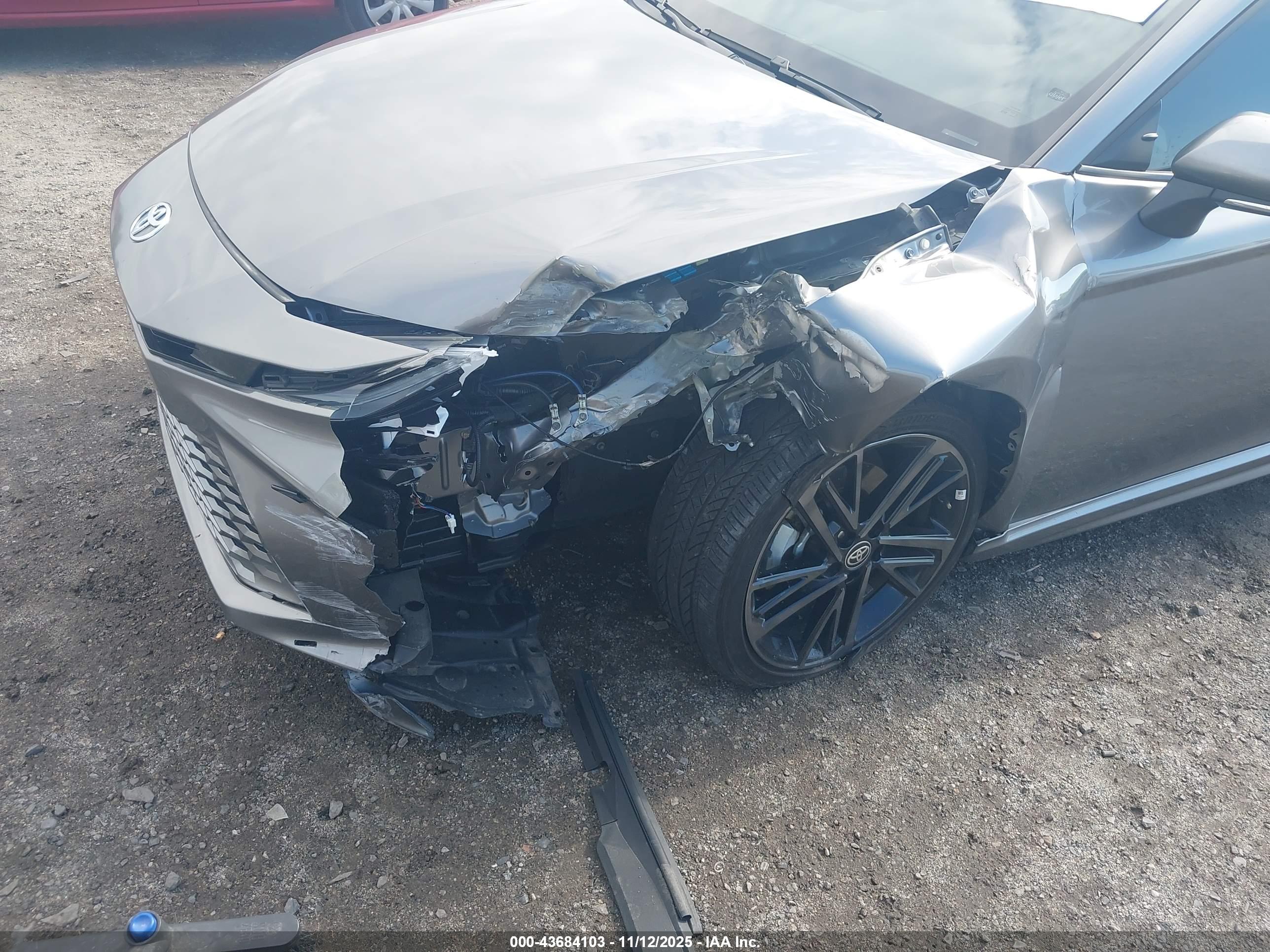TOYOTA CAMRY image 6