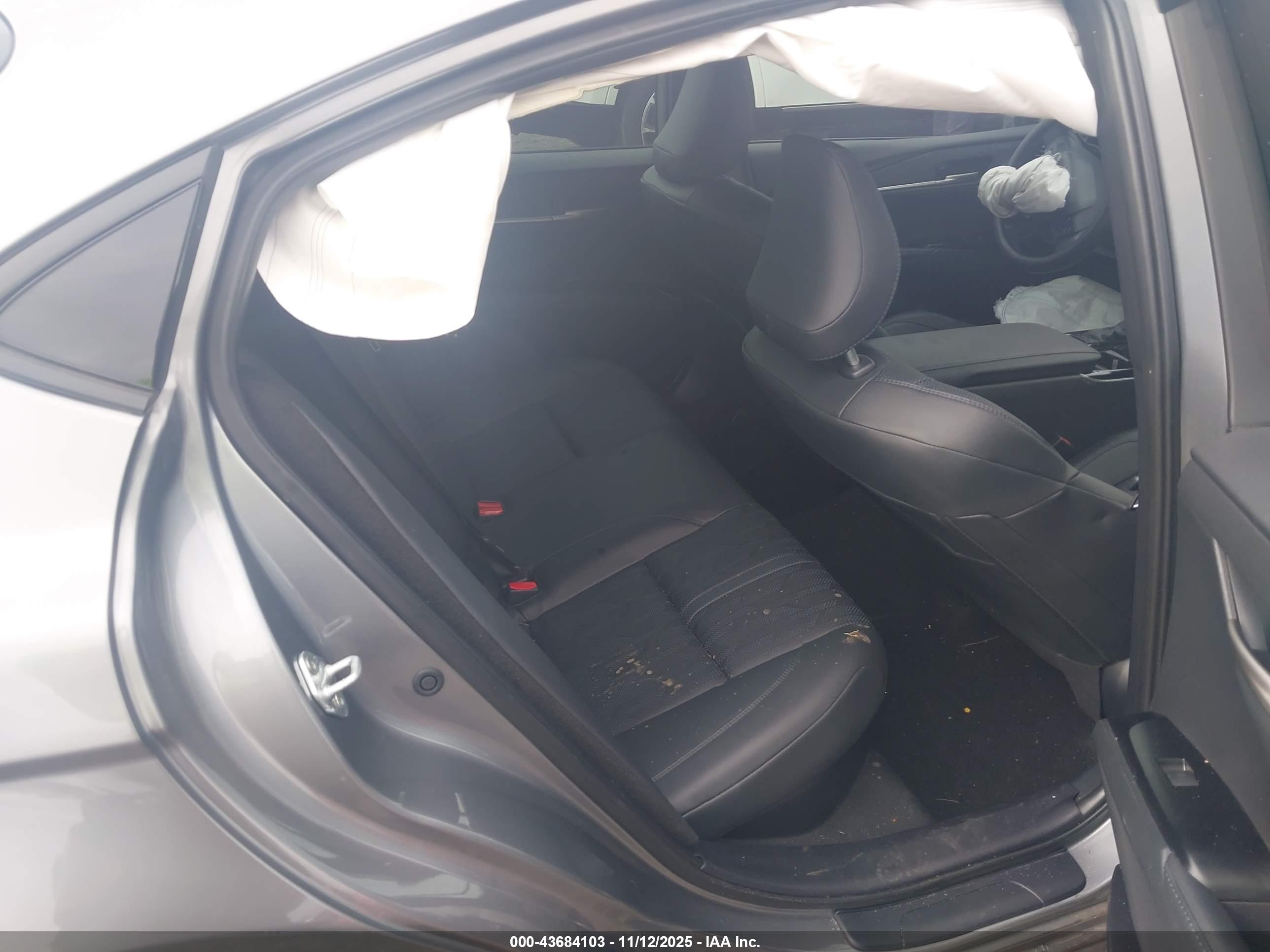 TOYOTA CAMRY image 8