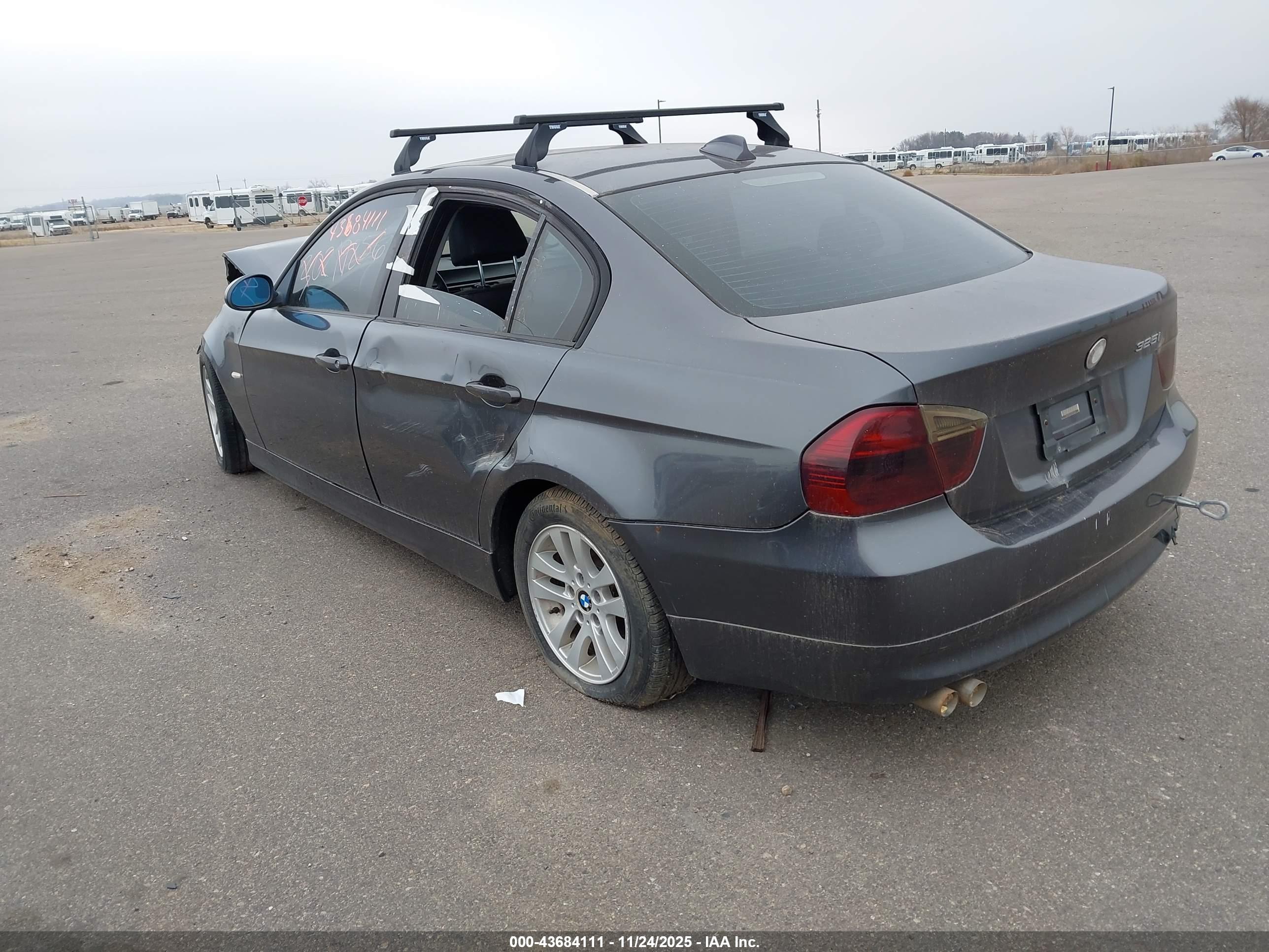 BMW 325I image 3
