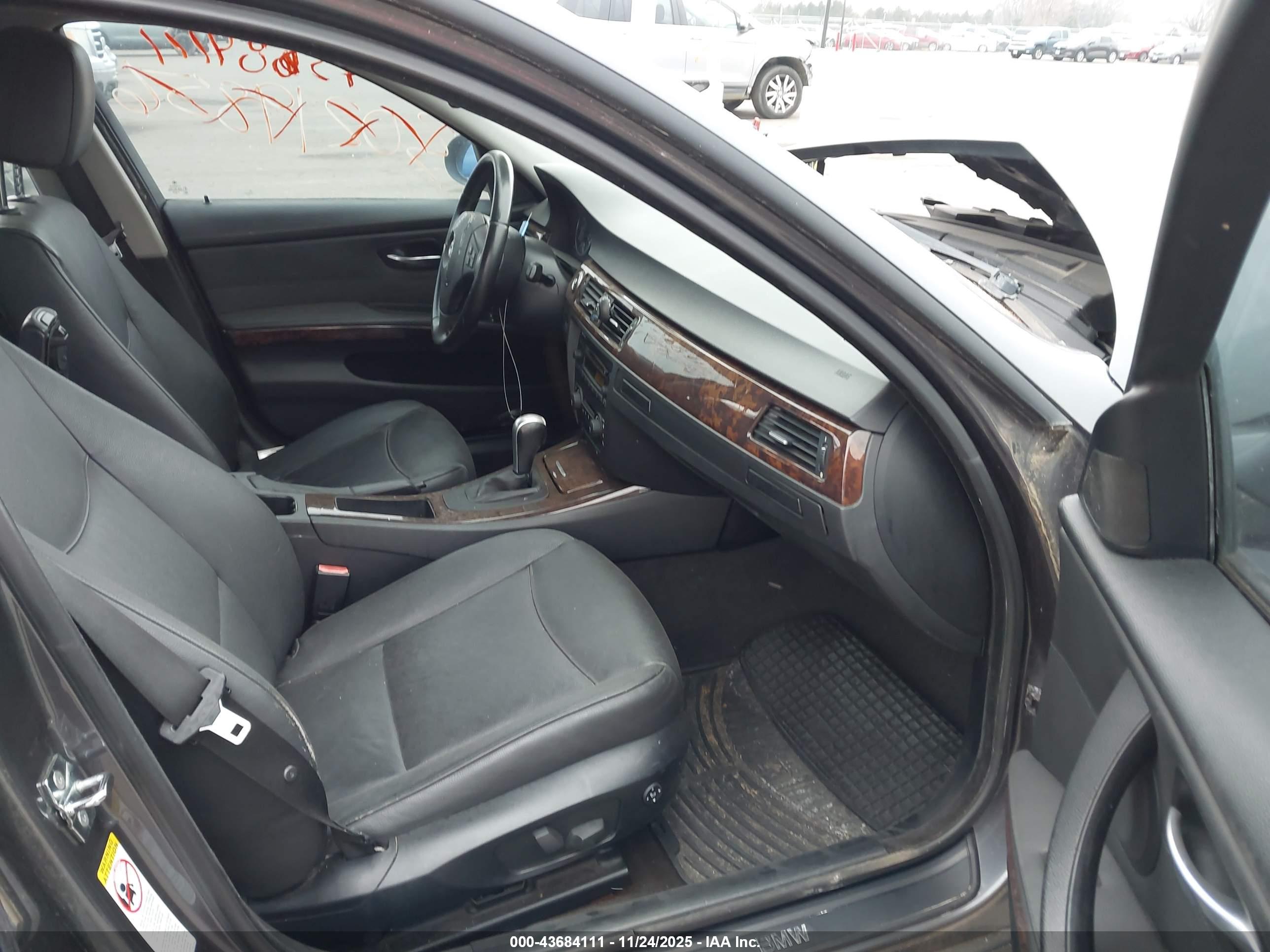 BMW 325I image 5