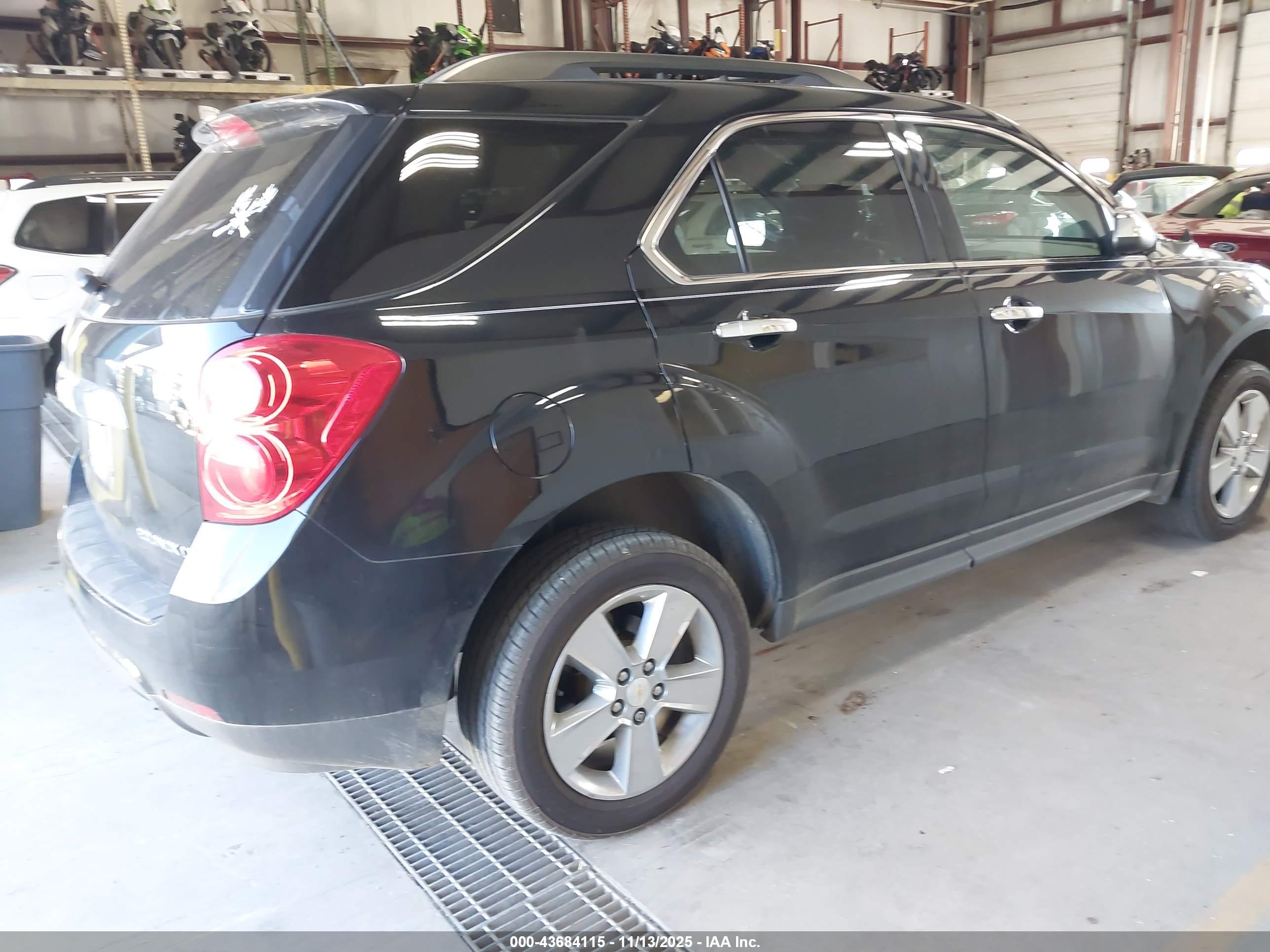 CHEVROLET EQUINOX image 4
