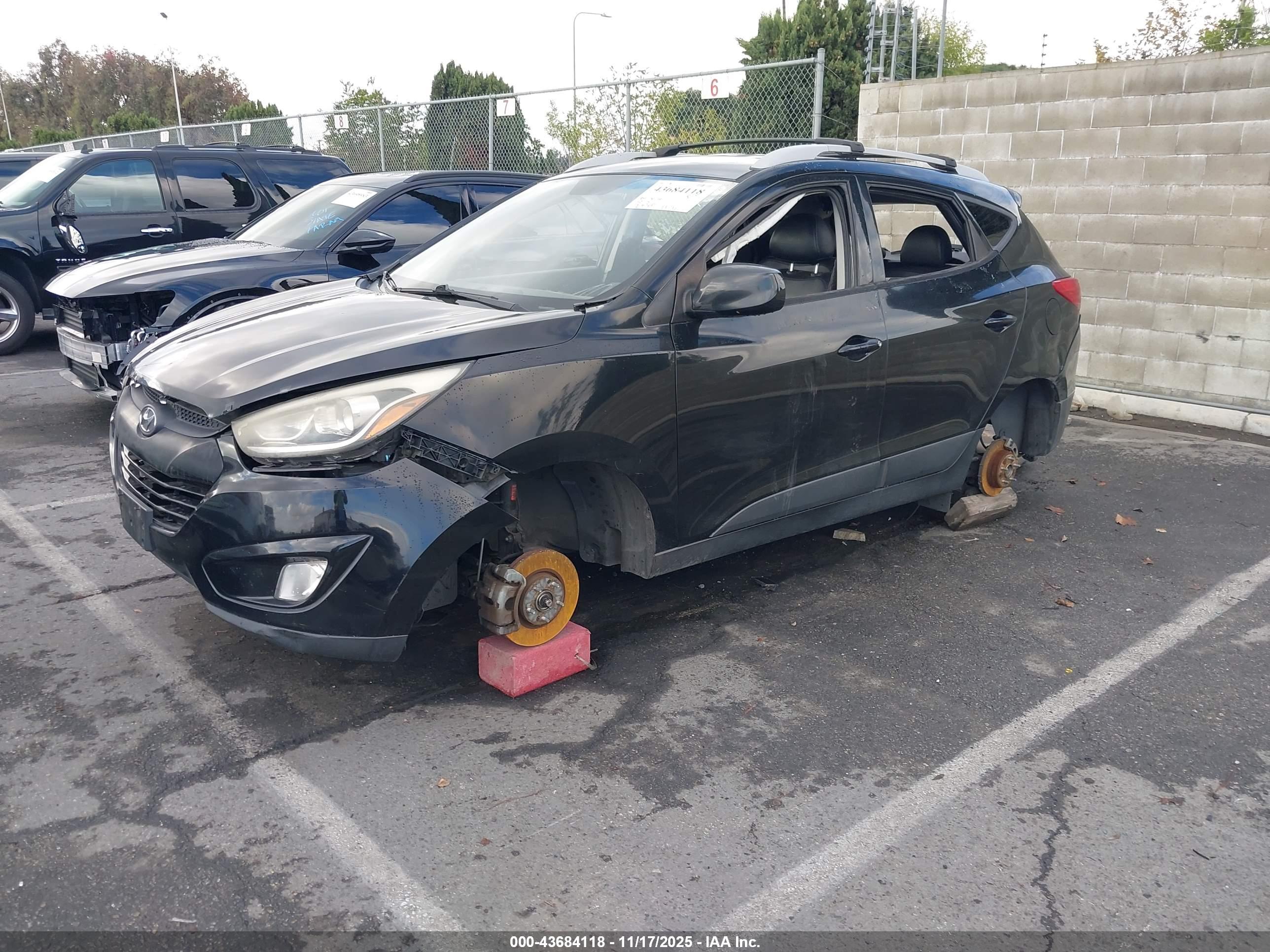 HYUNDAI TUCSON image 2